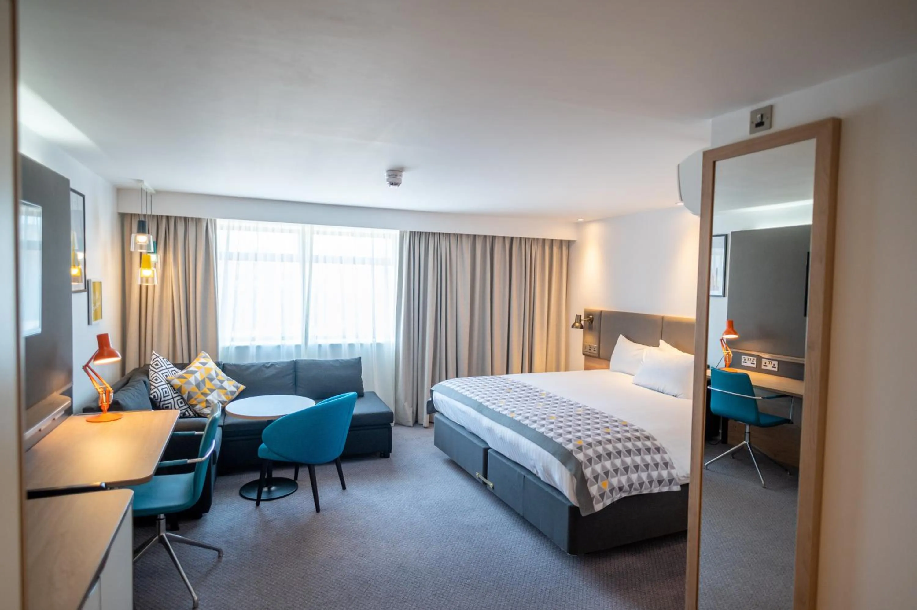 Photo of the whole room, Bed in Holiday Inn - Leicester - Wigston by IHG