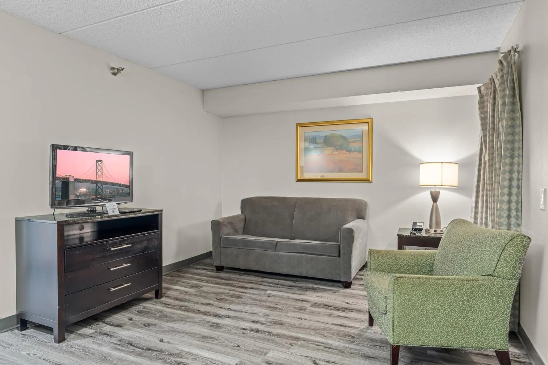 Living room in Quality Inn & Suites Mall of America - MSP Airport