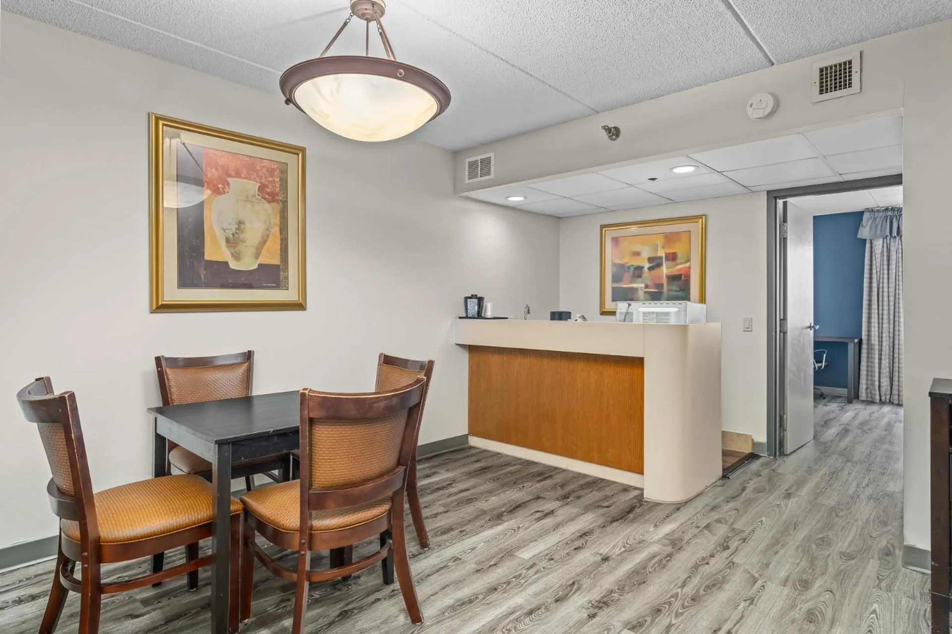Seating area in Quality Inn & Suites Mall of America - MSP Airport