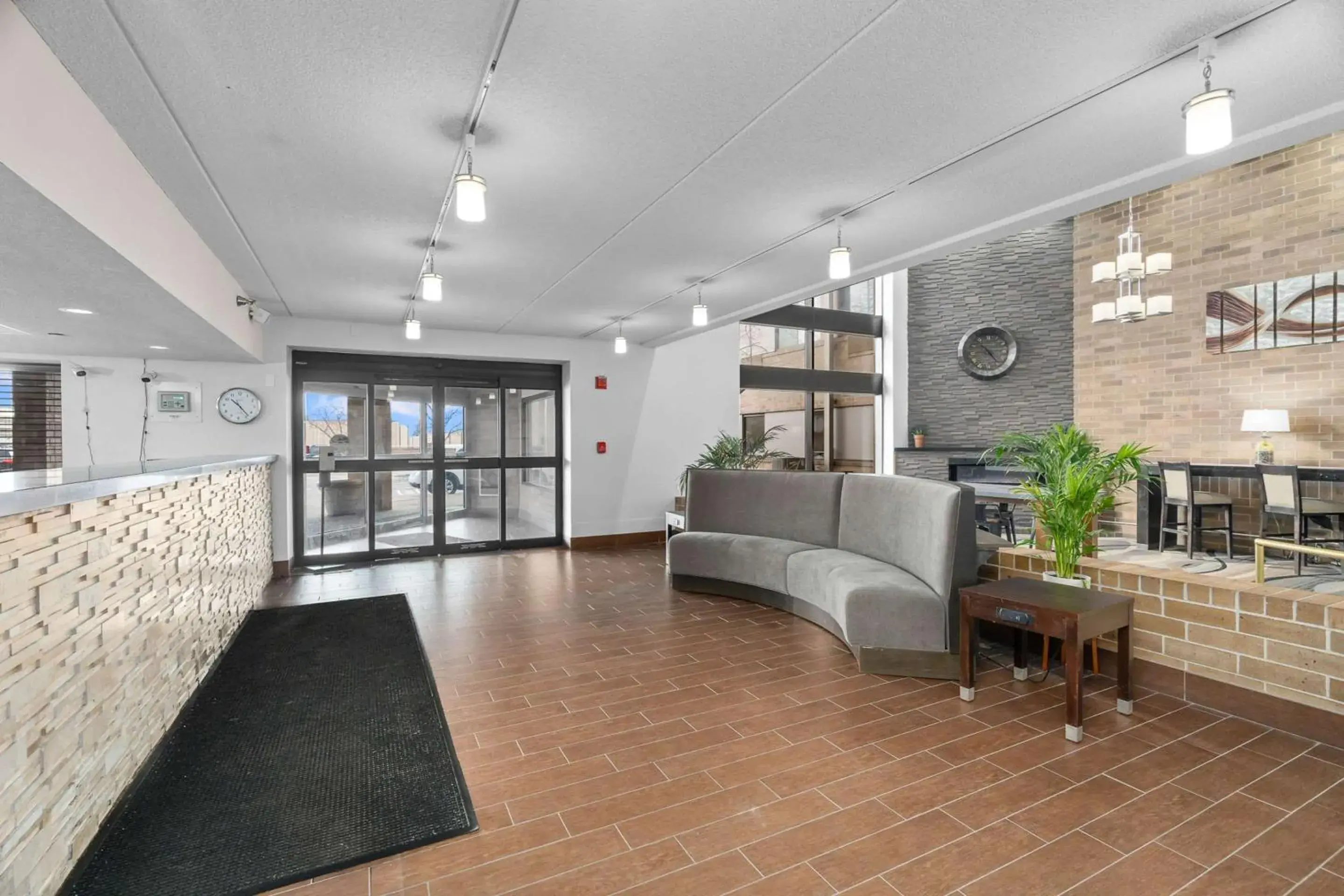 Lobby or reception in Quality Inn & Suites Mall of America - MSP Airport Lobby or reception in Quality Inn & Suites Mall of America - MSP Airport