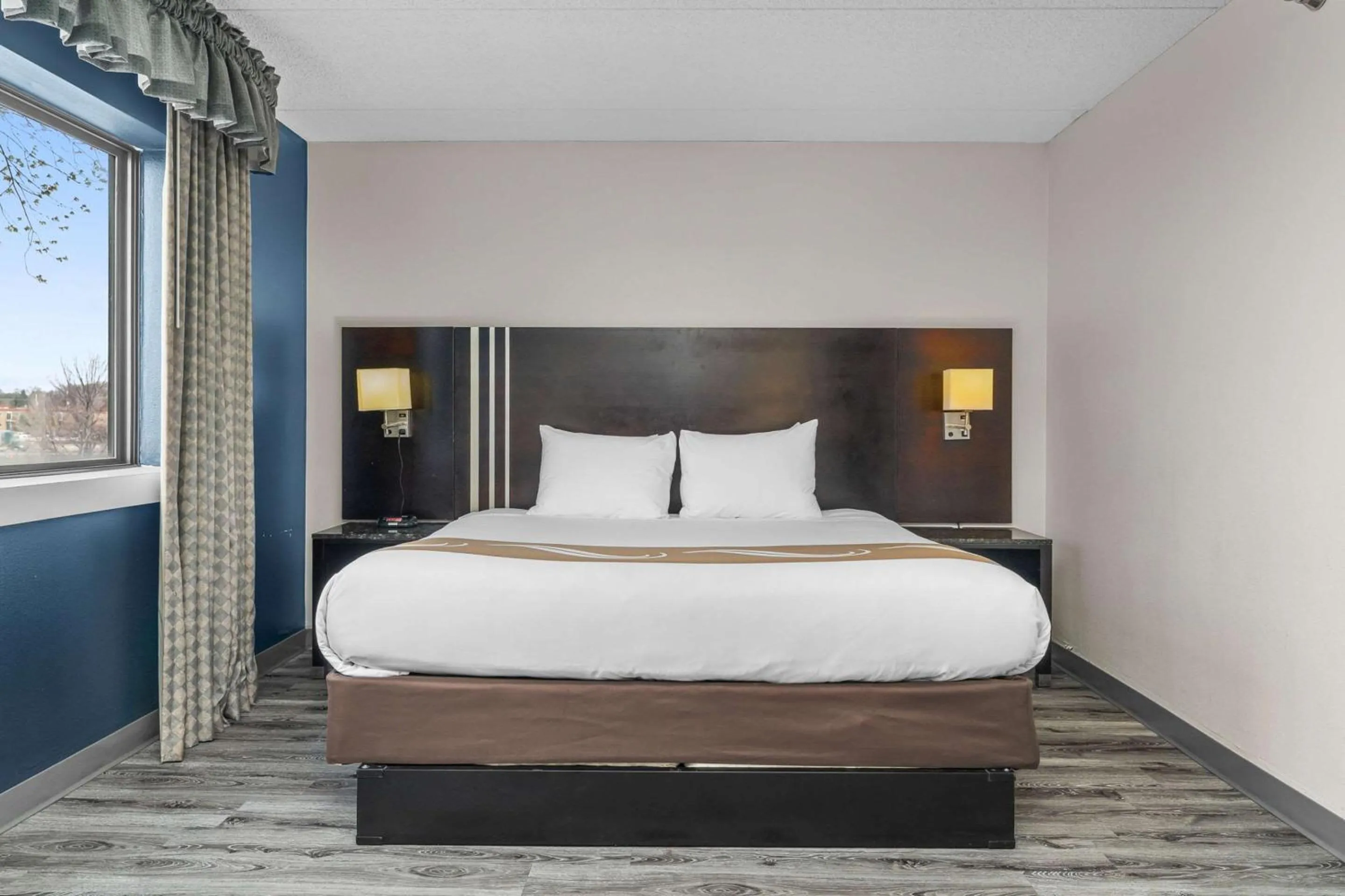 Bedroom in Quality Inn & Suites Mall of America - MSP Airport