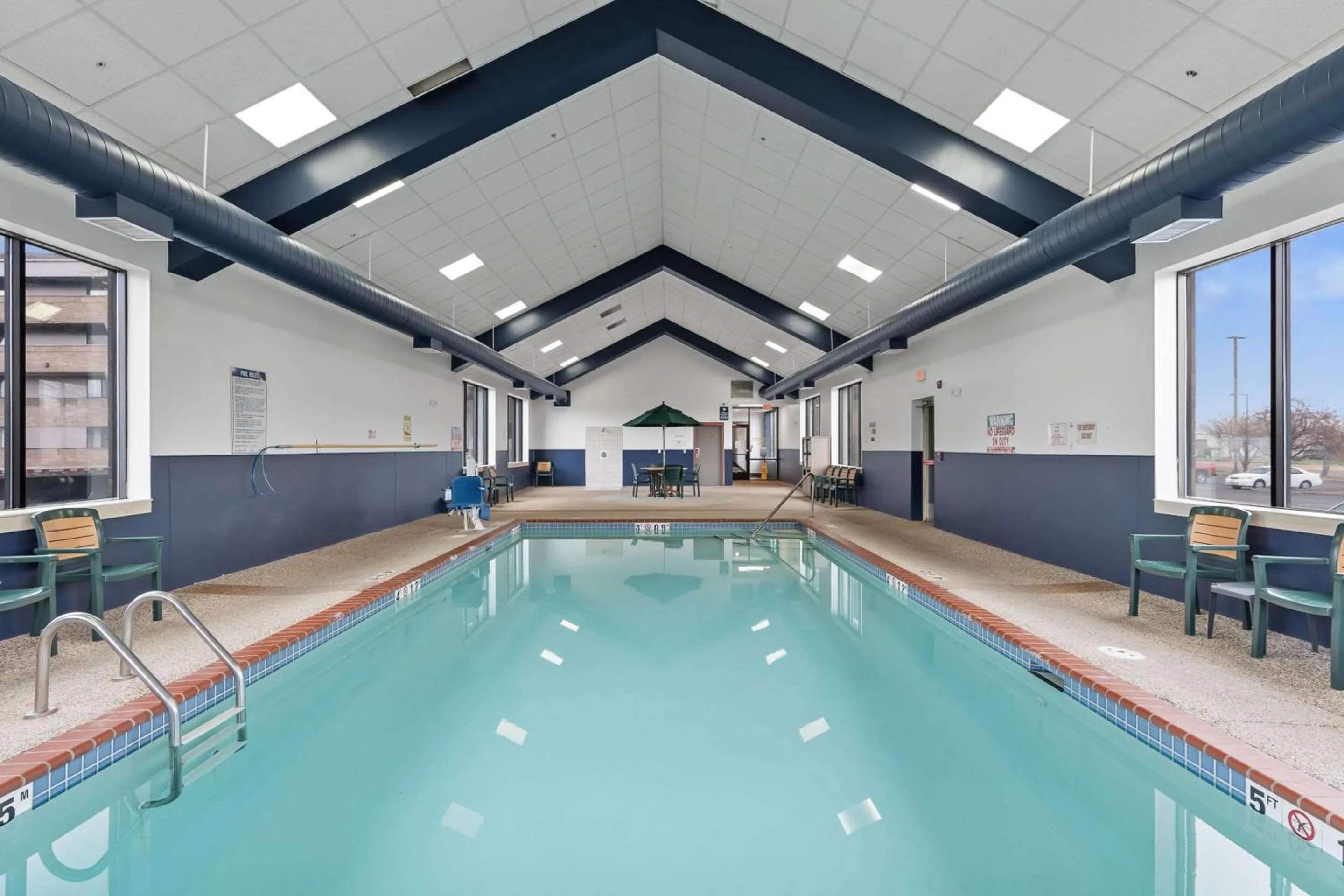 Pool view in Quality Inn & Suites Mall of America - MSP Airport