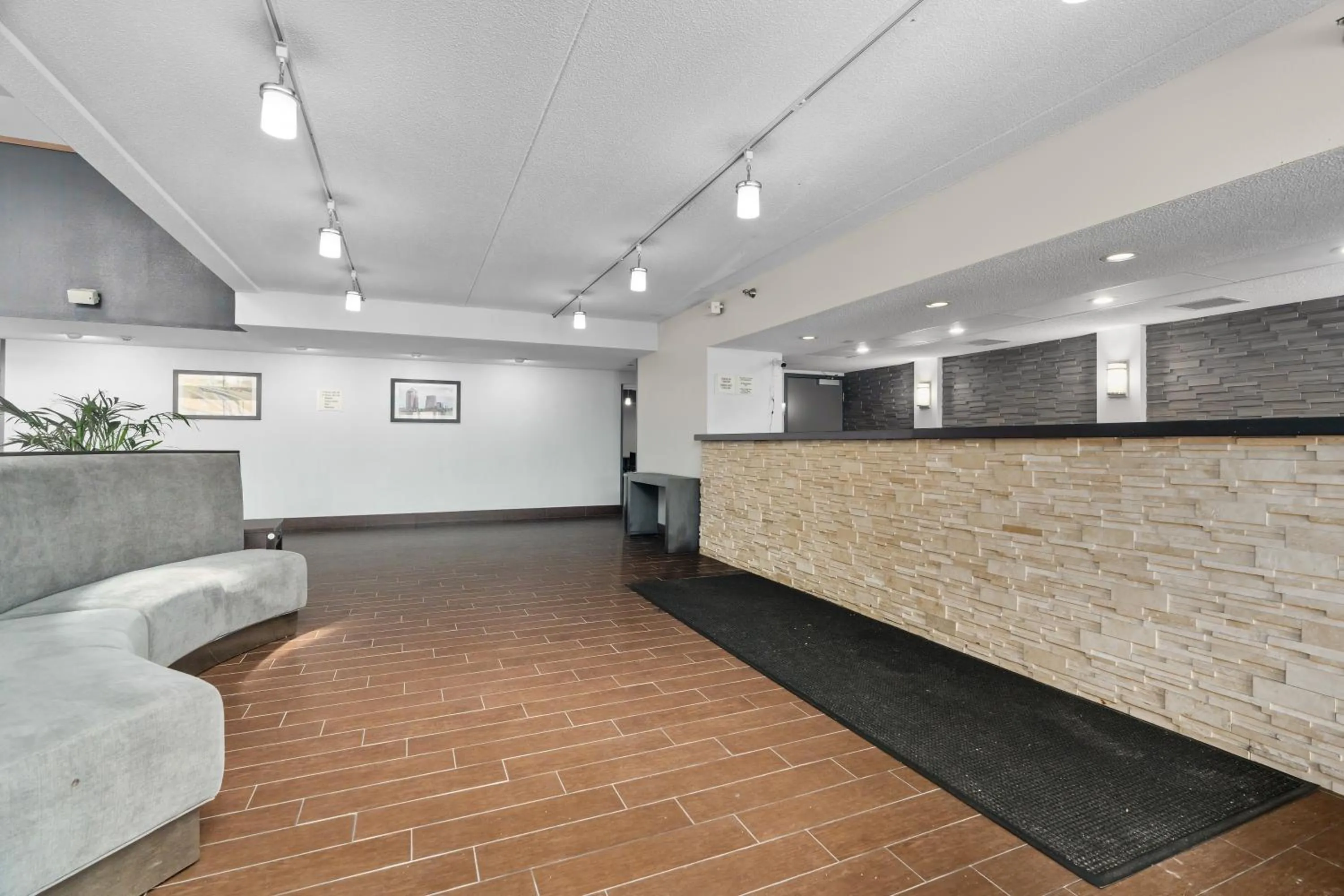 Lobby or reception in Quality Inn & Suites Mall of America - MSP Airport