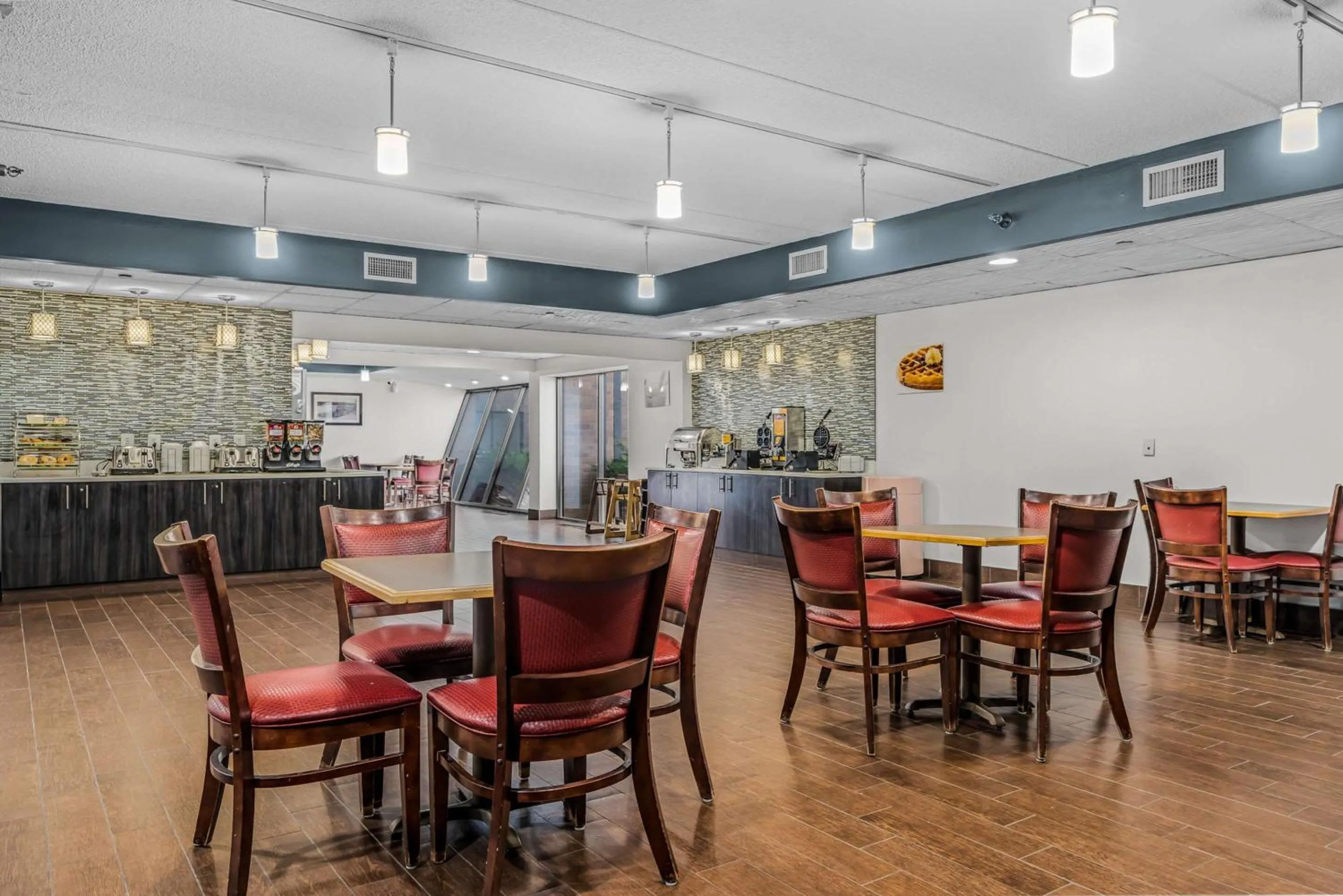 Breakfast in Quality Inn & Suites Mall of America - MSP Airport