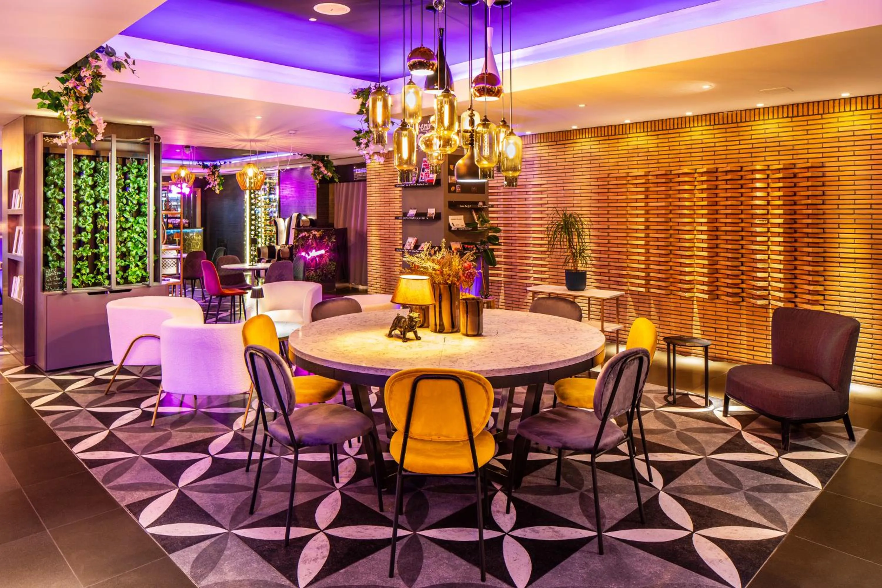 Lobby or reception in Mercure London Bridge