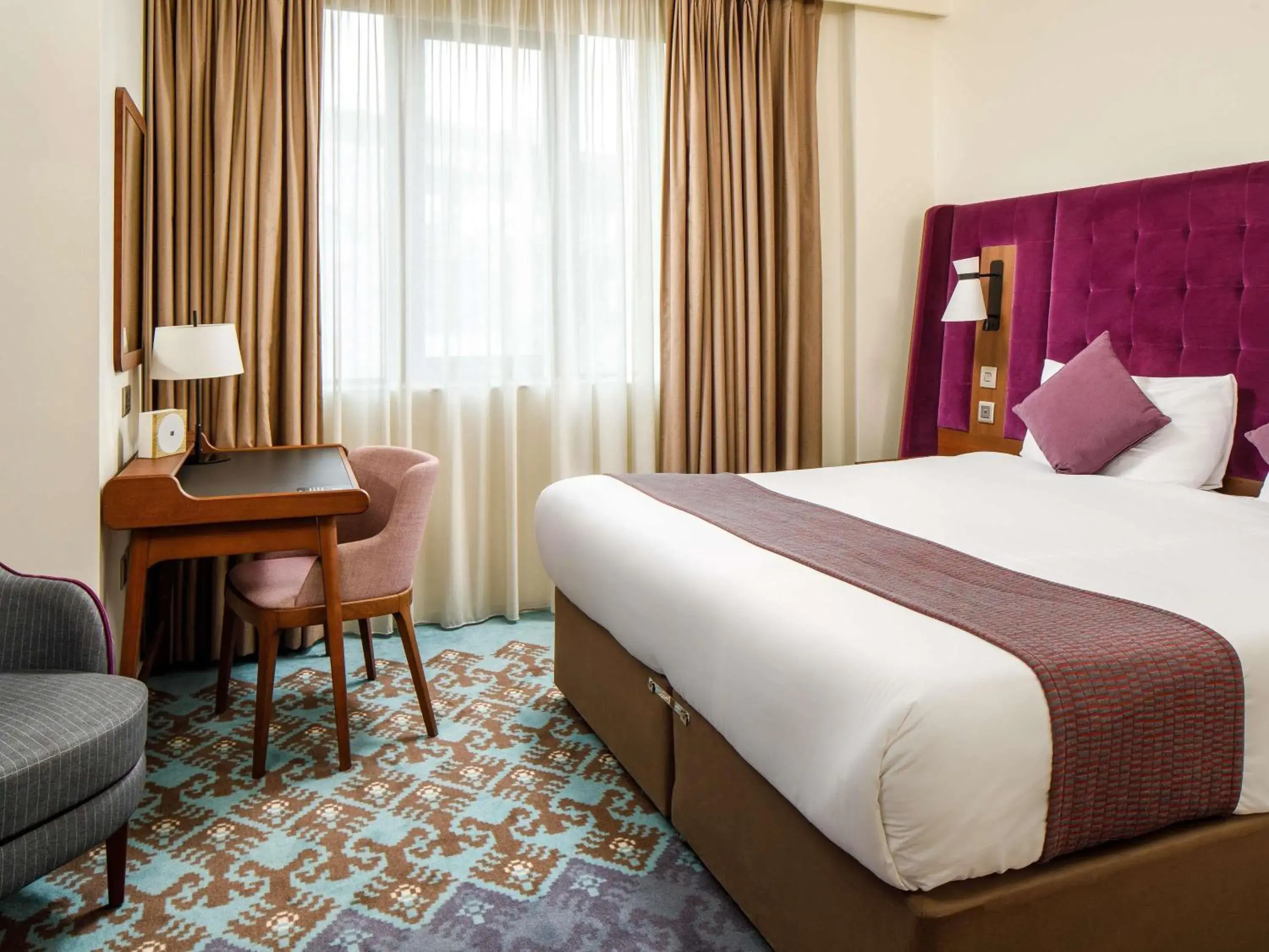 Bedroom, Bed in Mercure London Bridge Bedroom, Bed in Mercure London Bridge