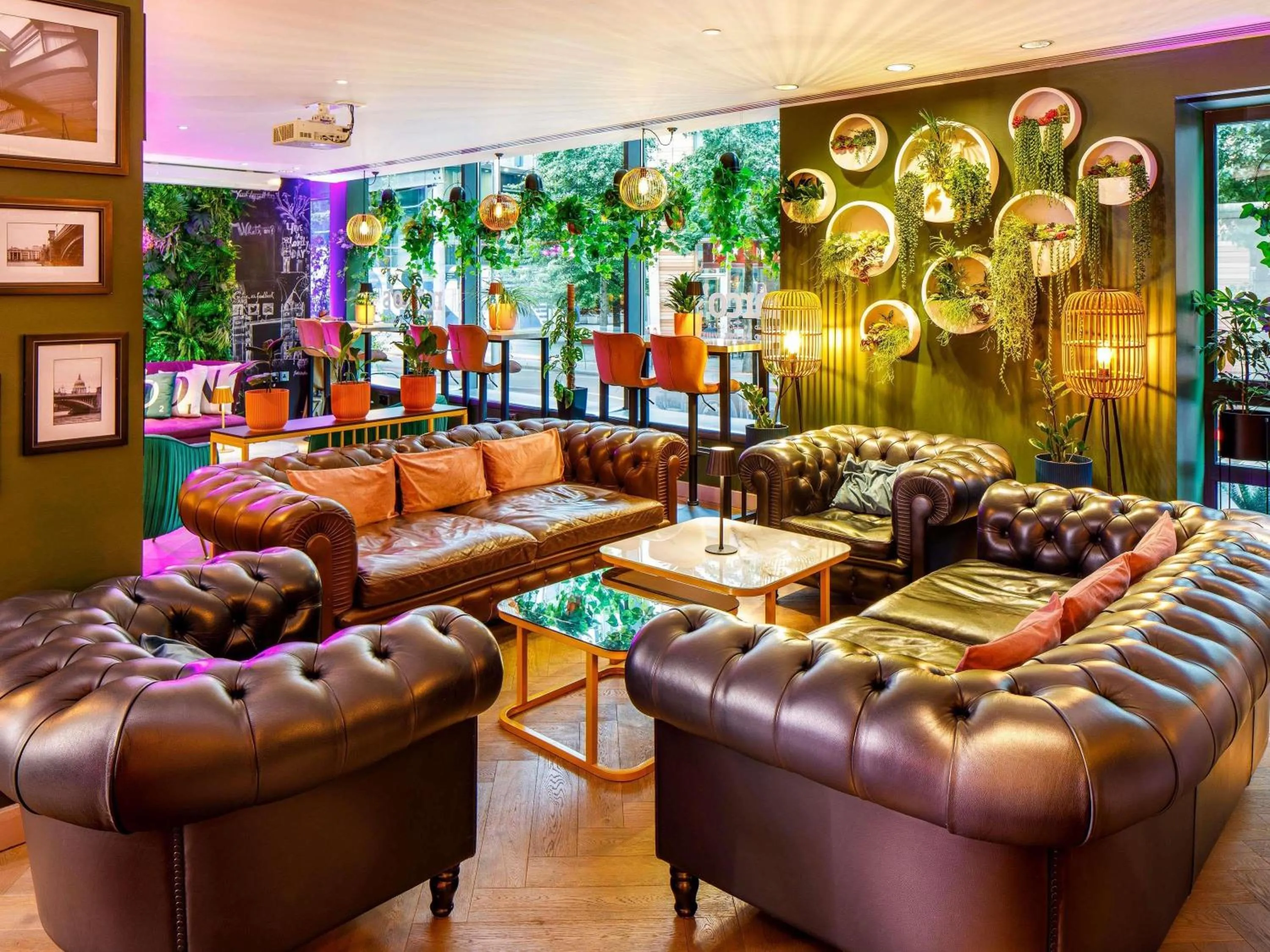 Property building in Mercure London Bridge