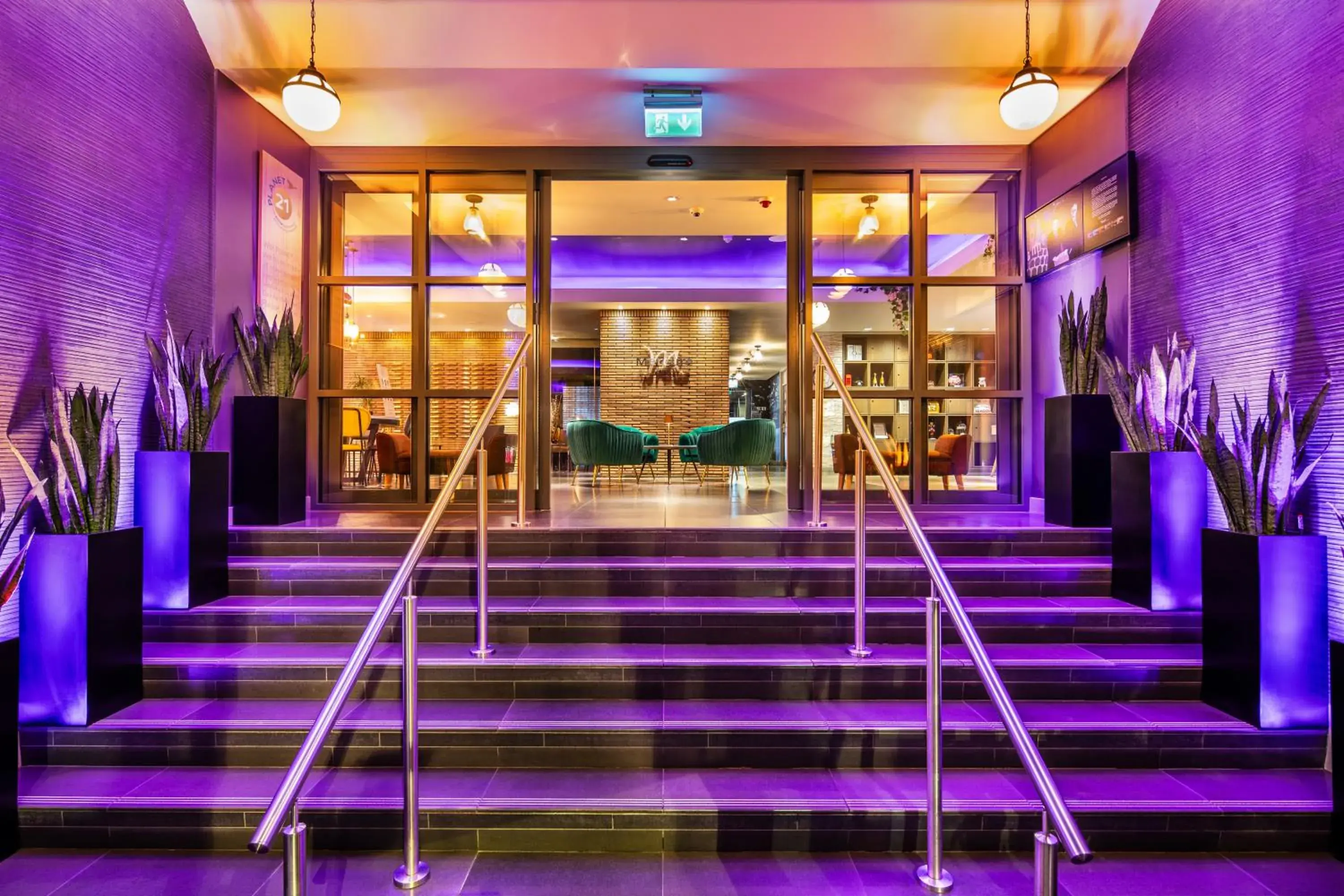 Facade/entrance in Mercure London Bridge Facade/entrance in Mercure London Bridge