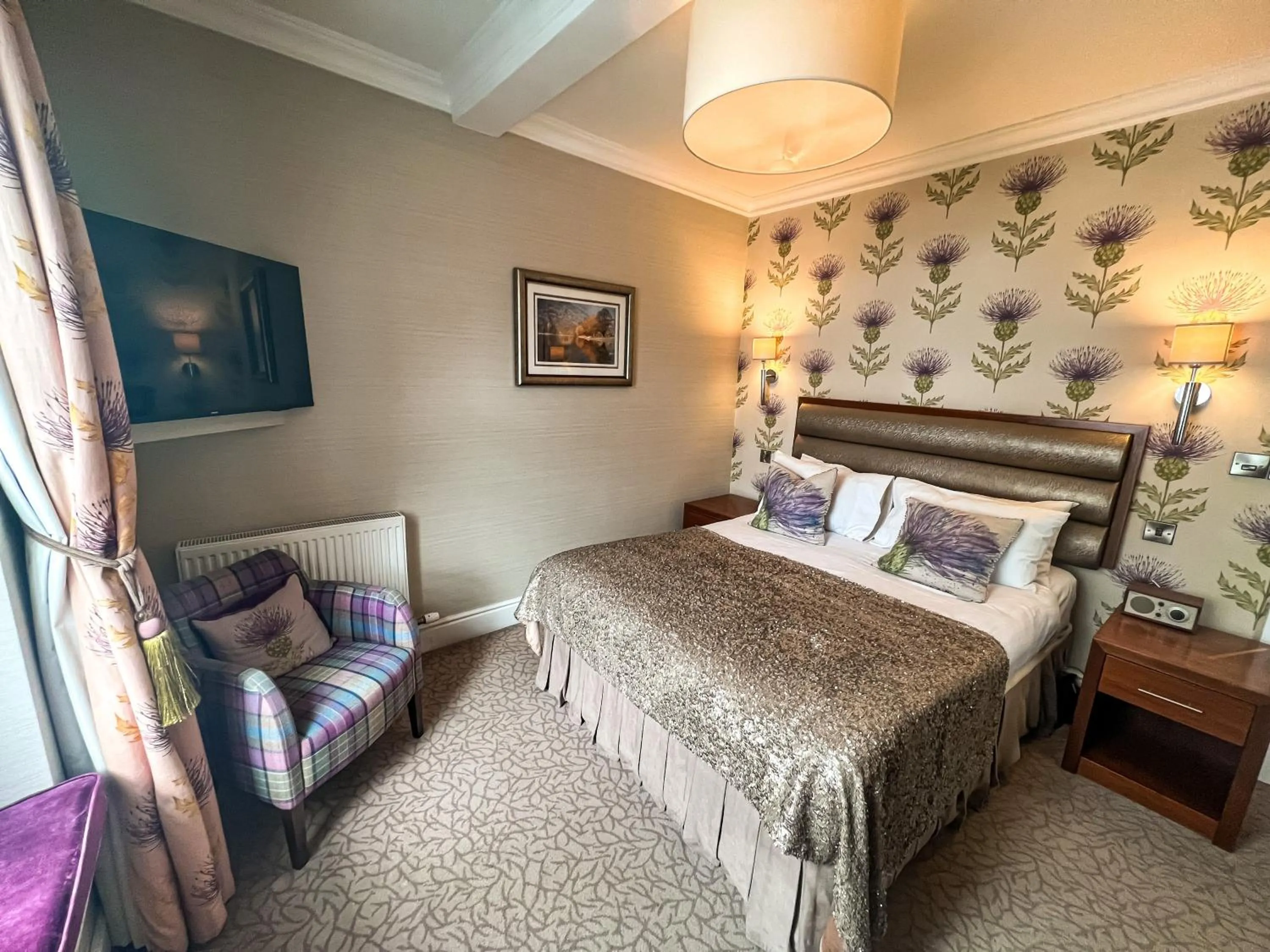 Bed in The Kings Arms Hotel