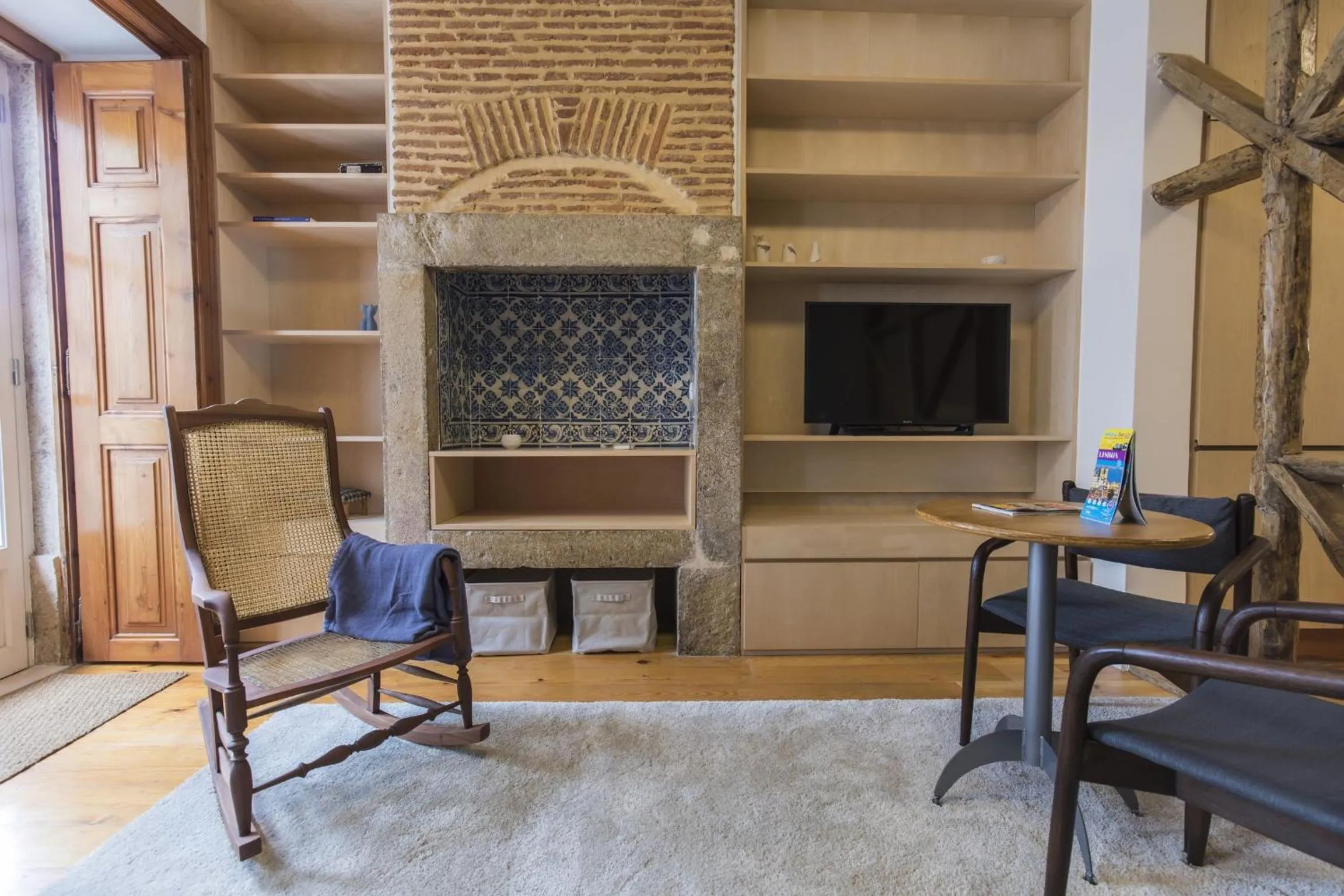 Rustic Flat at Lisbon's Heart