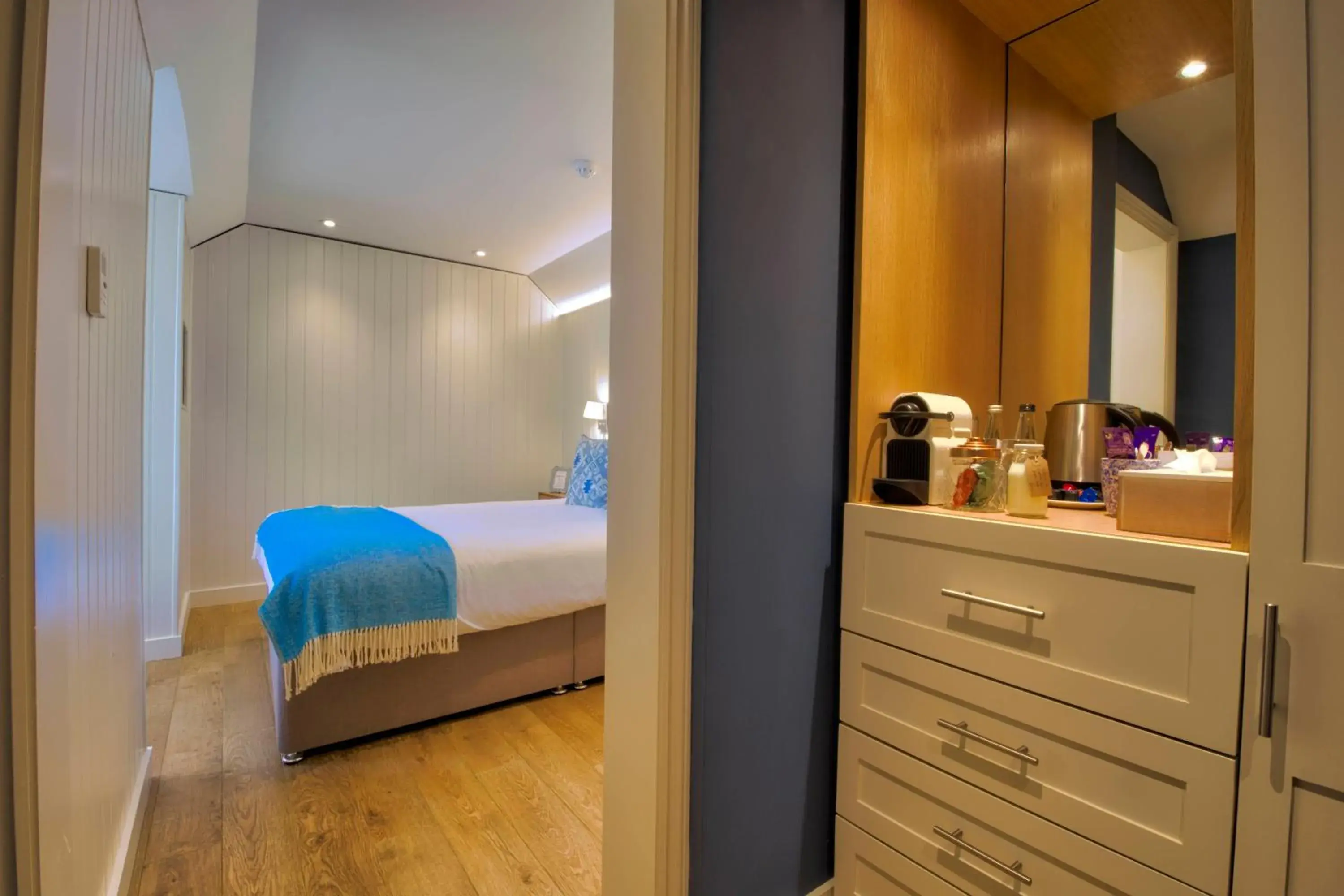 Coffee/tea facilities, Bed in The Orchid Hotel Coffee/tea facilities, Bed in The Orchid Hotel