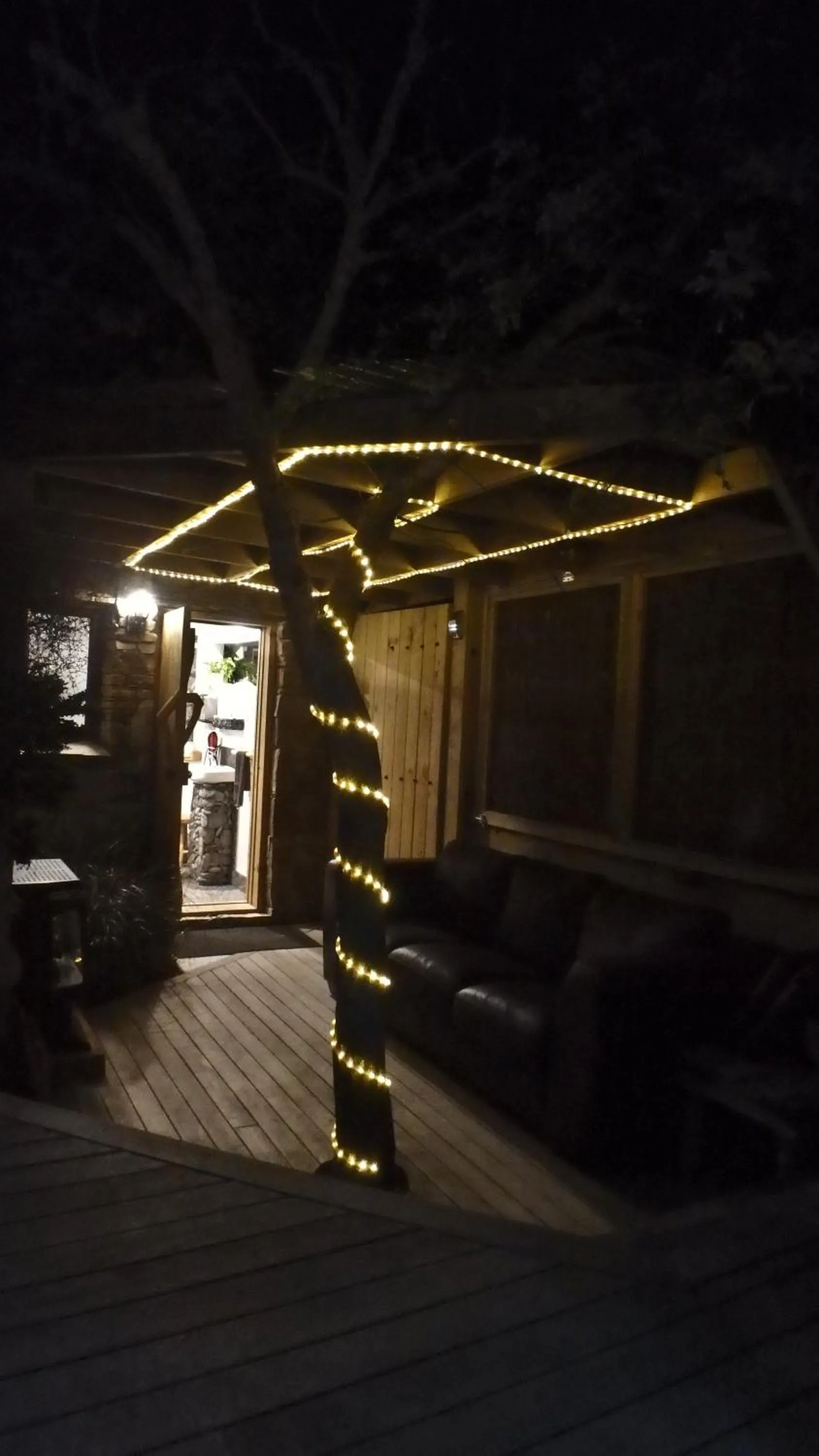 Shower in Tree House Lodge Bed & Breakfast