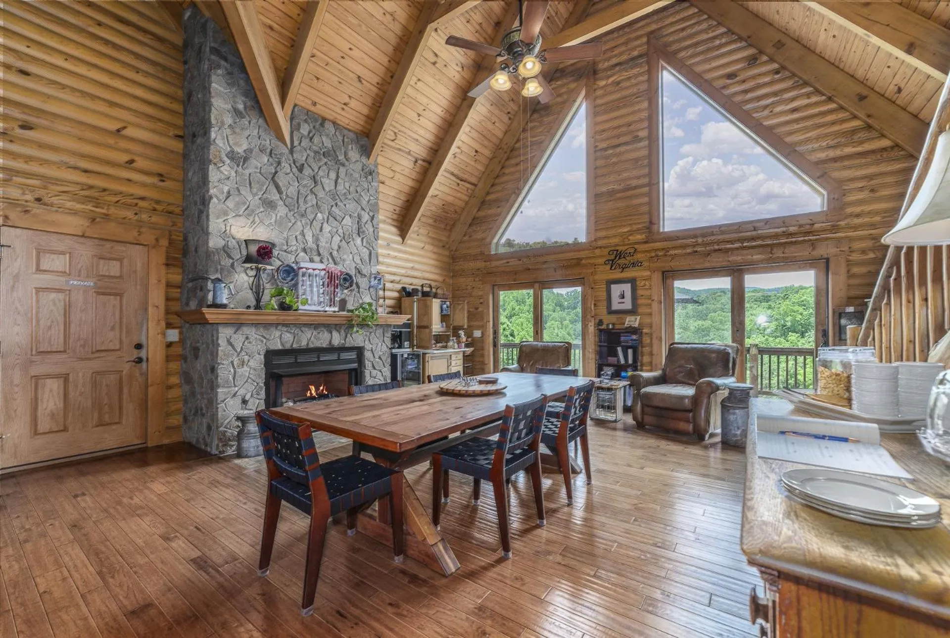 Dining area in Shirley's Bed And Breakfast