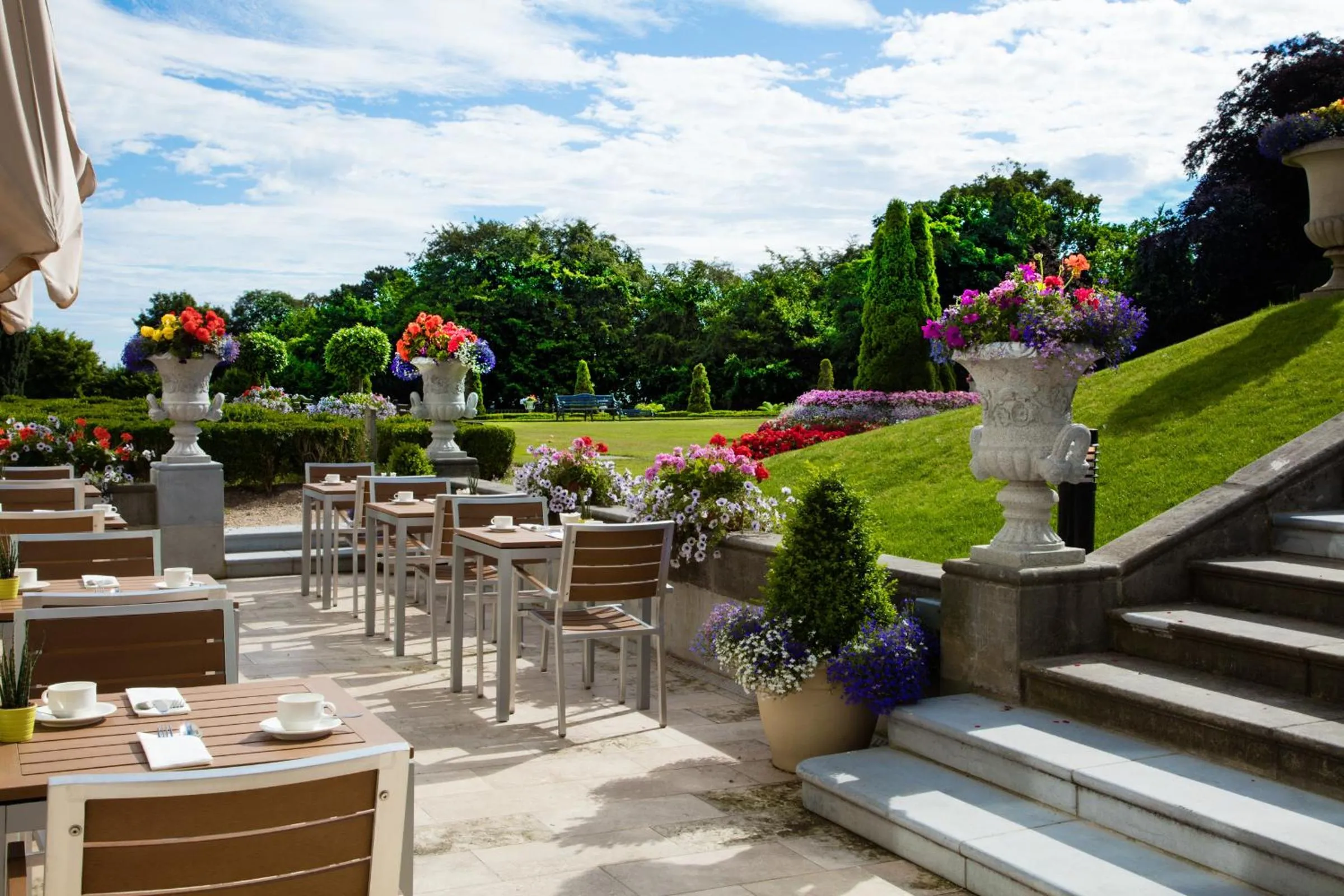 Restaurant/places to eat in Radisson Blu St. Helen's Hotel