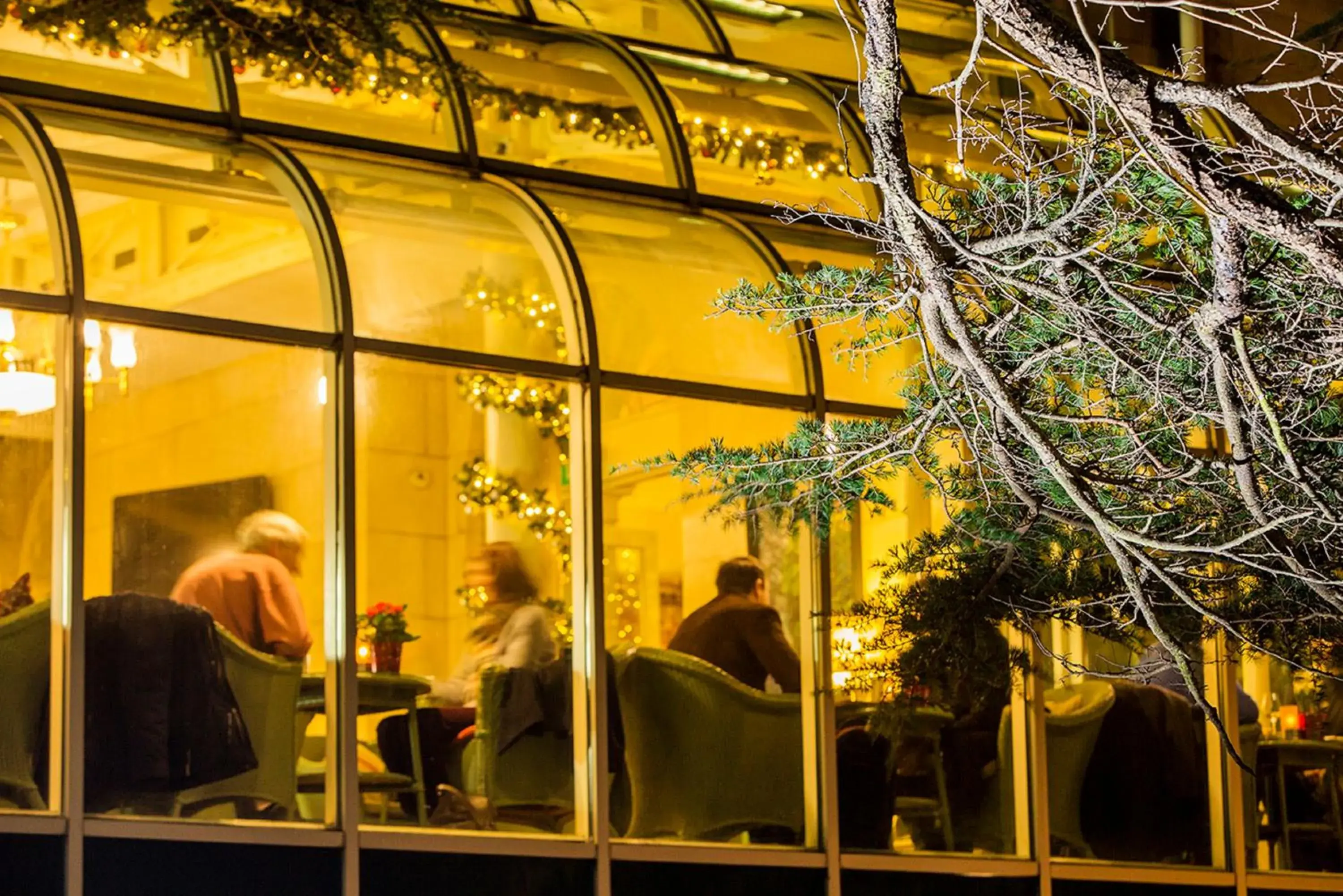 Lounge or bar in Radisson Blu St. Helen's Hotel Lounge or bar in Radisson Blu St. Helen's Hotel