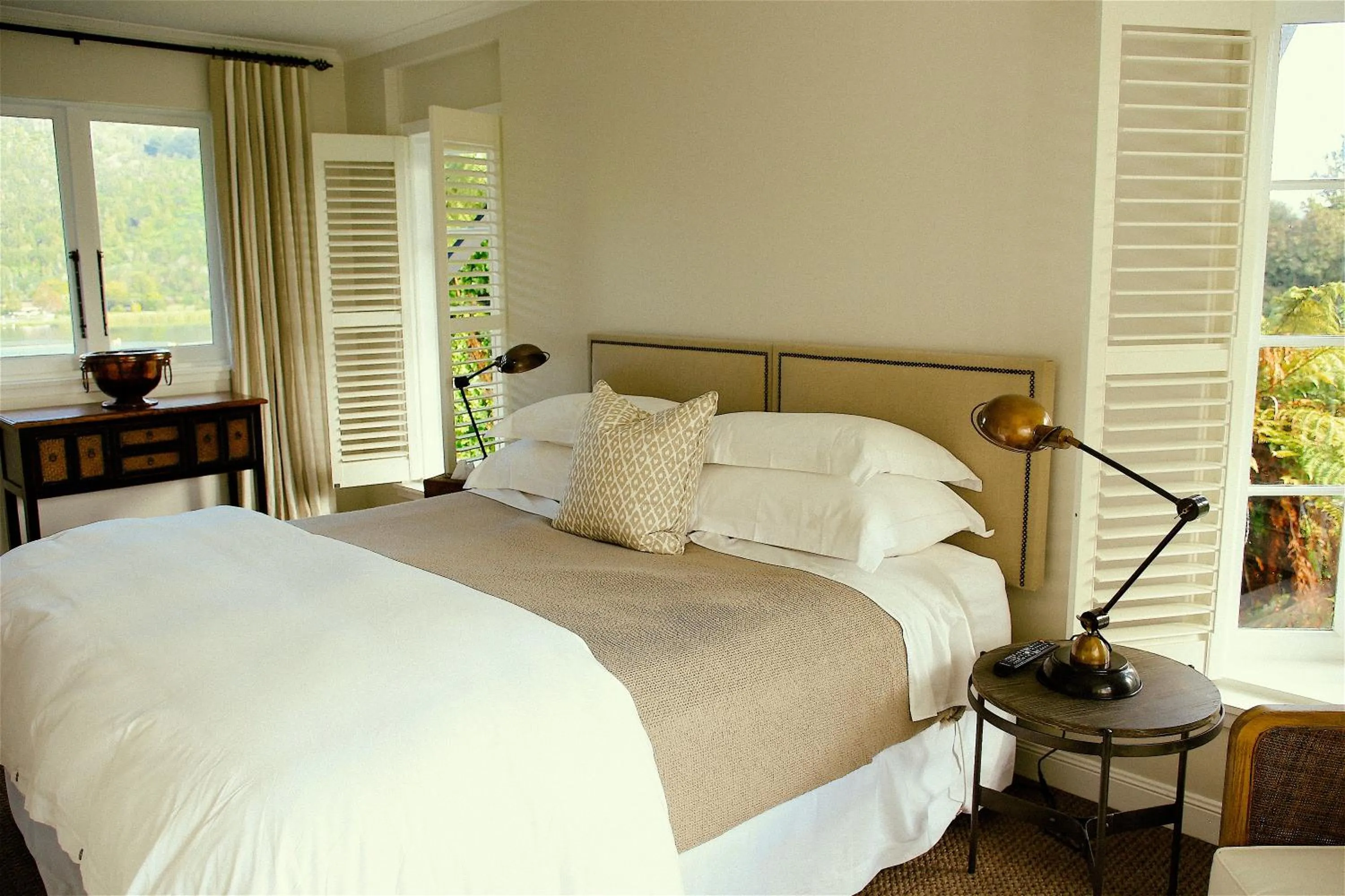 Bed in Ngamihi Lodge