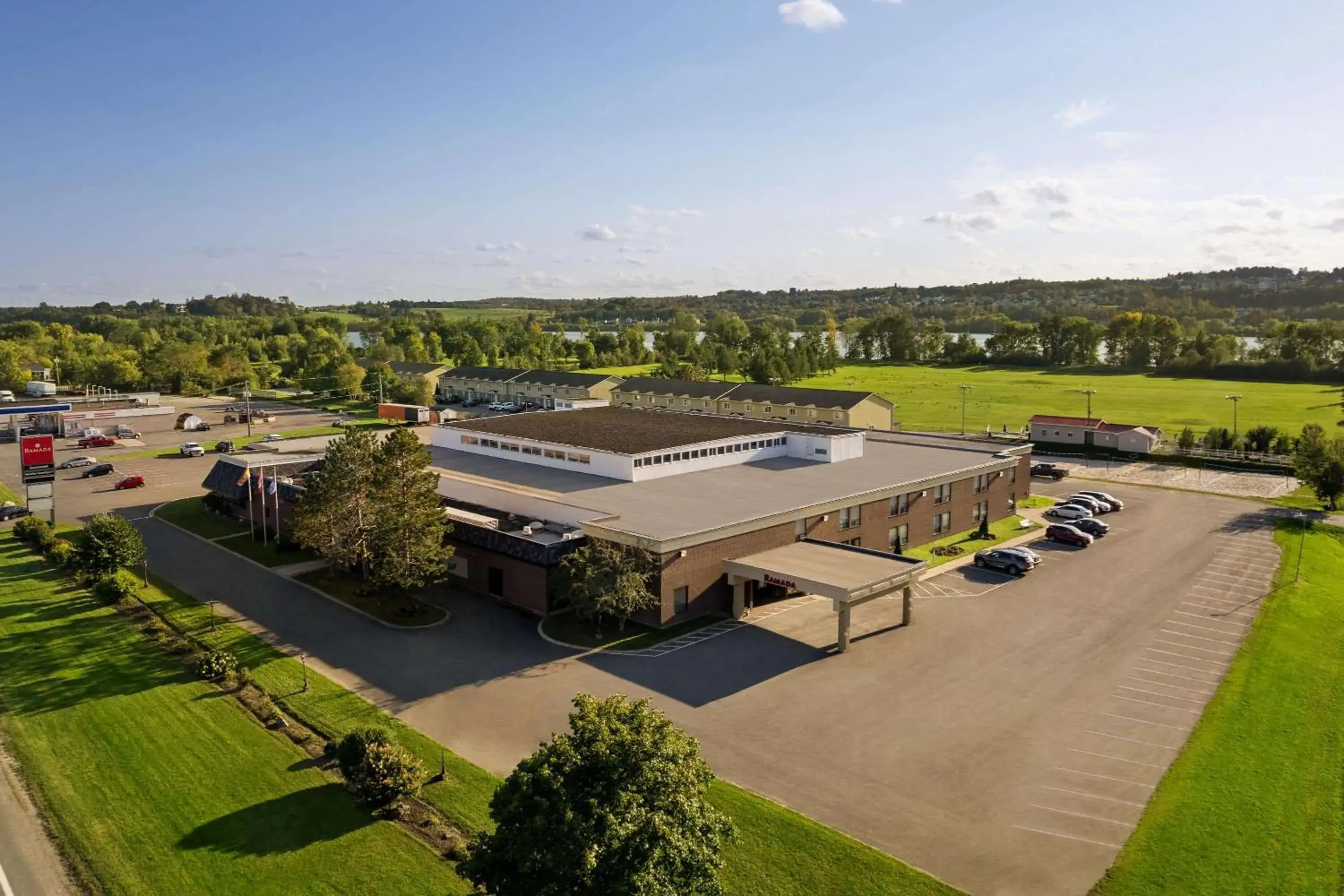 Property building in Ramada by Wyndham Fredericton Property building in Ramada by Wyndham Fredericton