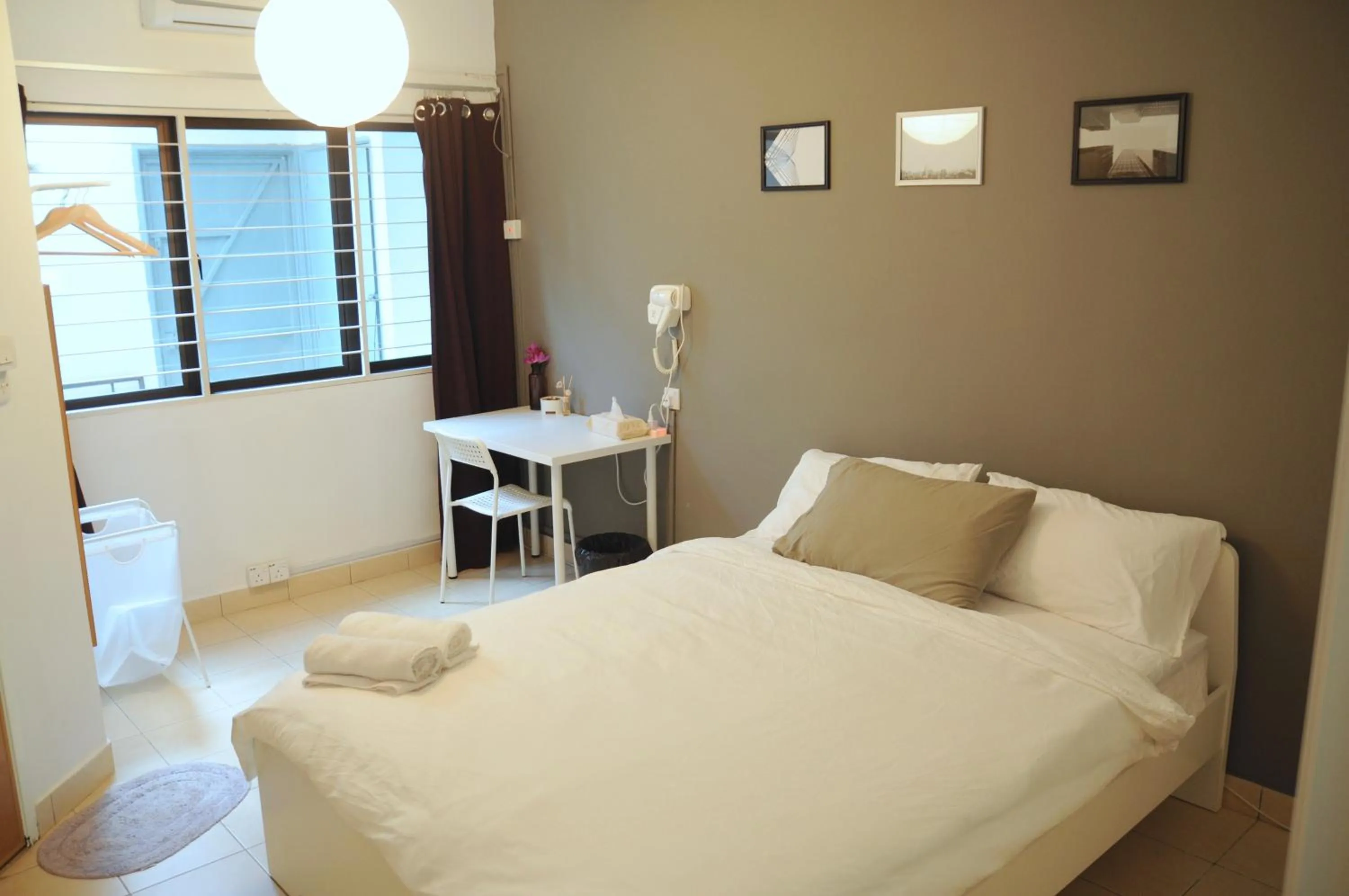 Bedroom, Bed in GRAYHAUS Guest House