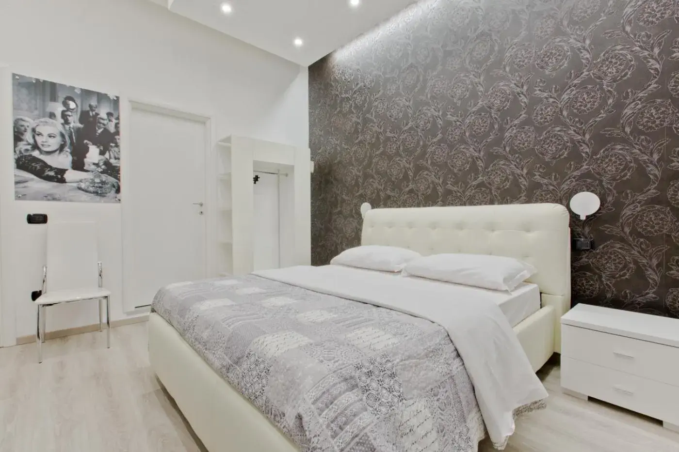 Family Suite in New Rome house 2 Family Suite in New Rome house 2