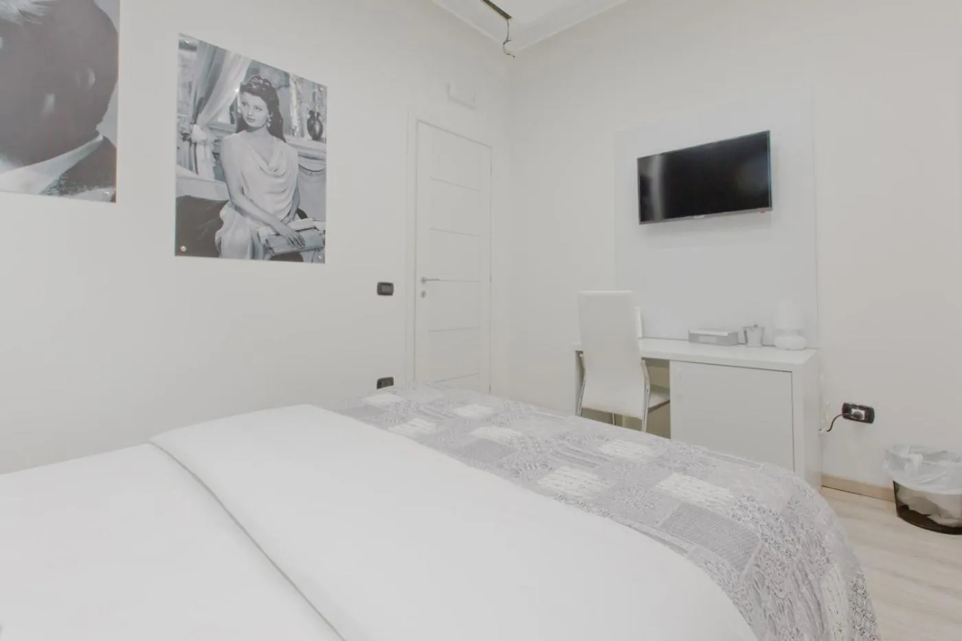 Bed in New Rome house 2