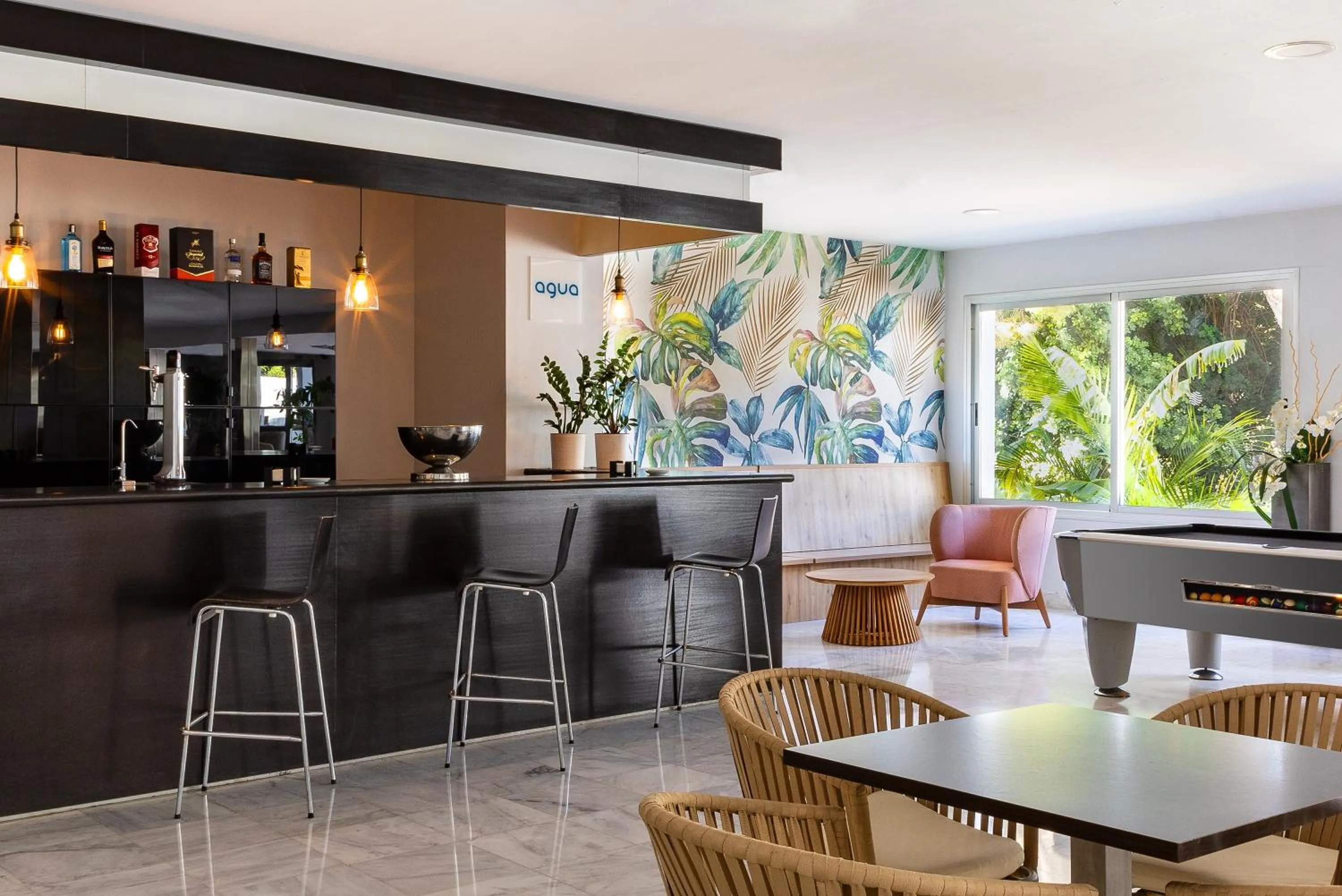 Lounge or bar in AluaSun Costa Park