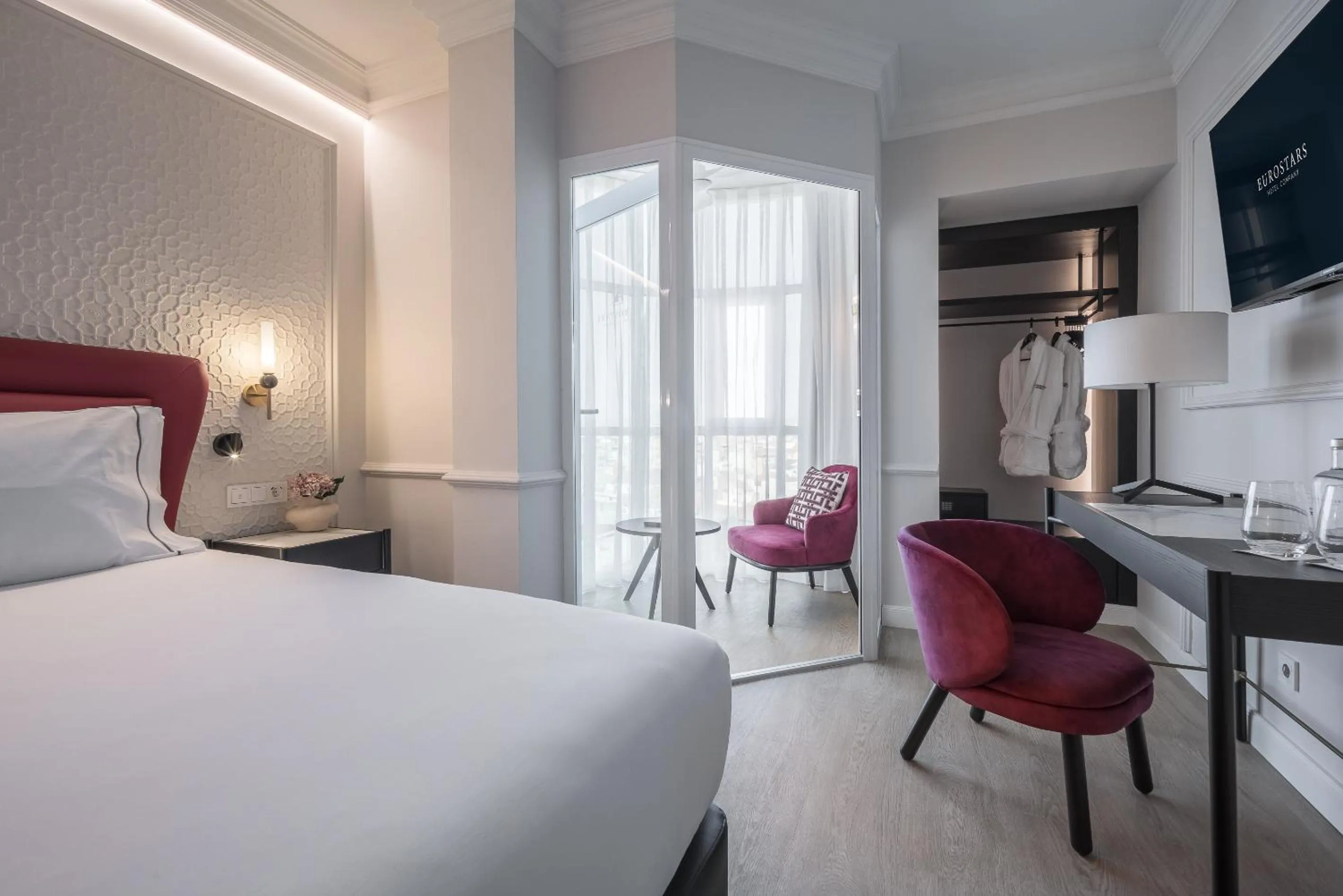 Bed in Eurostars San Antón