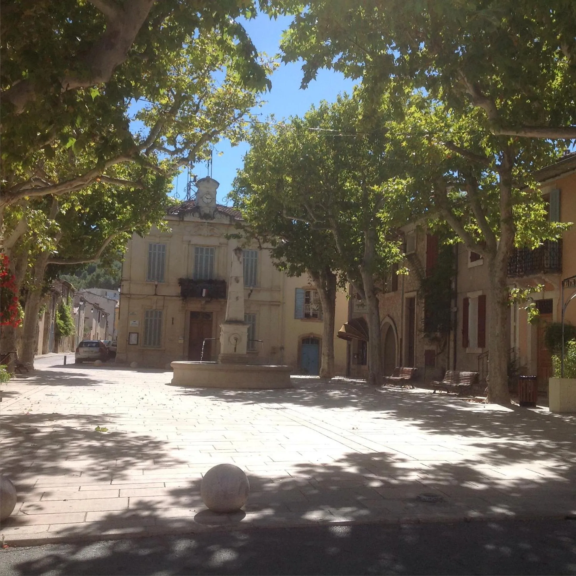 Nearby landmark in Le petit Figuier