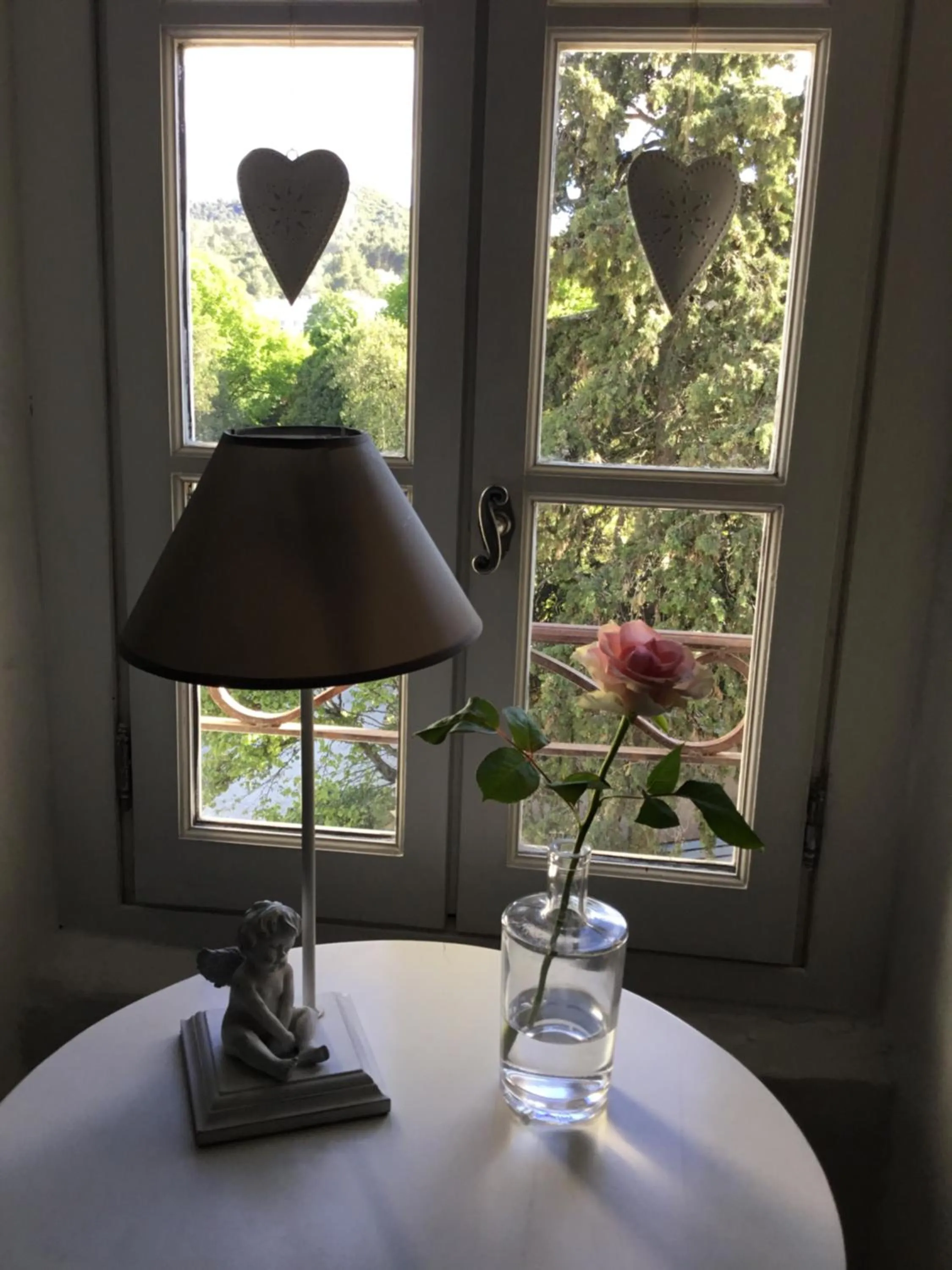 Decorative detail in Le petit Figuier