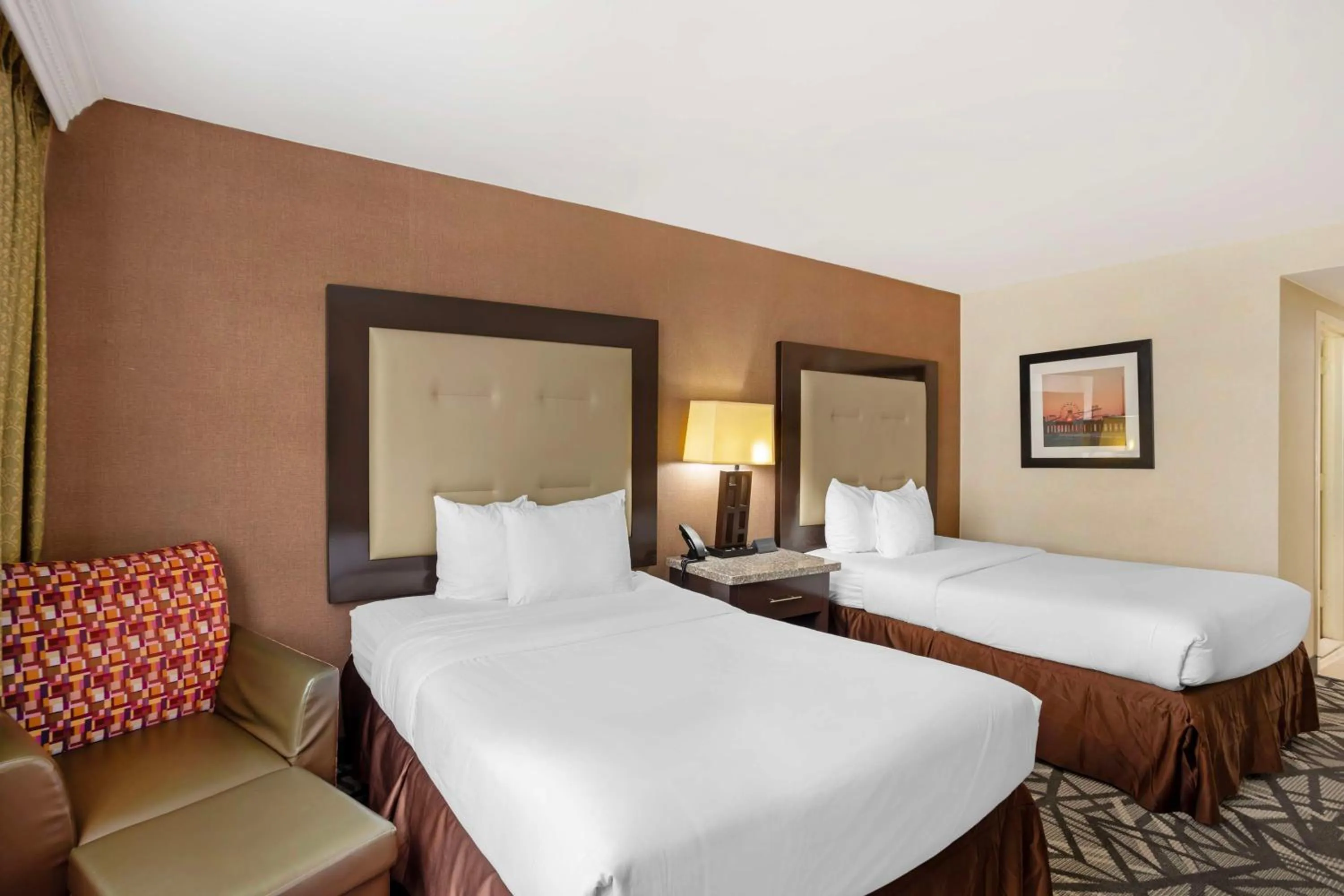 Bedroom, Bed in Best Western Atlantic City Beach Block