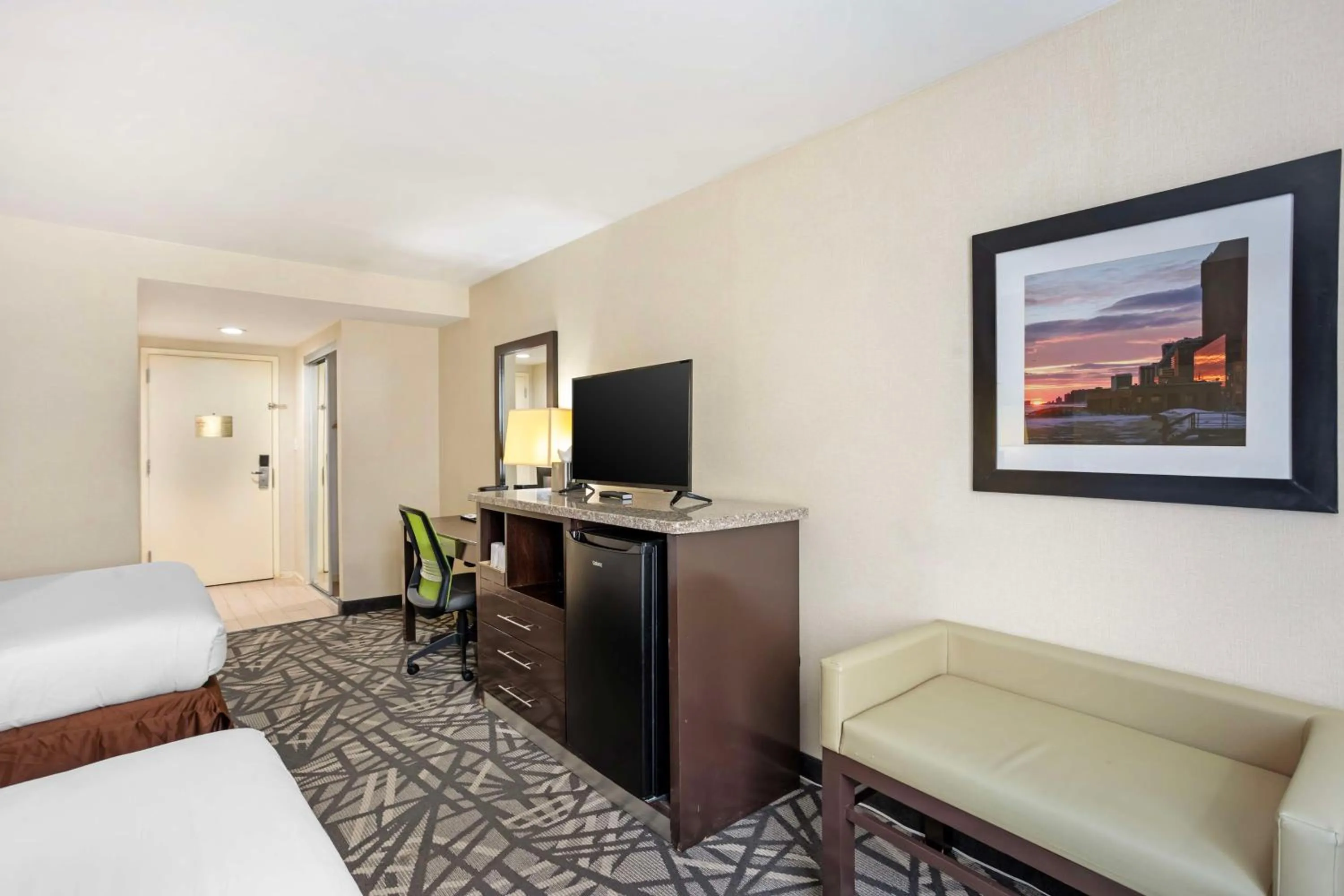 Bedroom, Bed in Best Western Atlantic City Beach Block