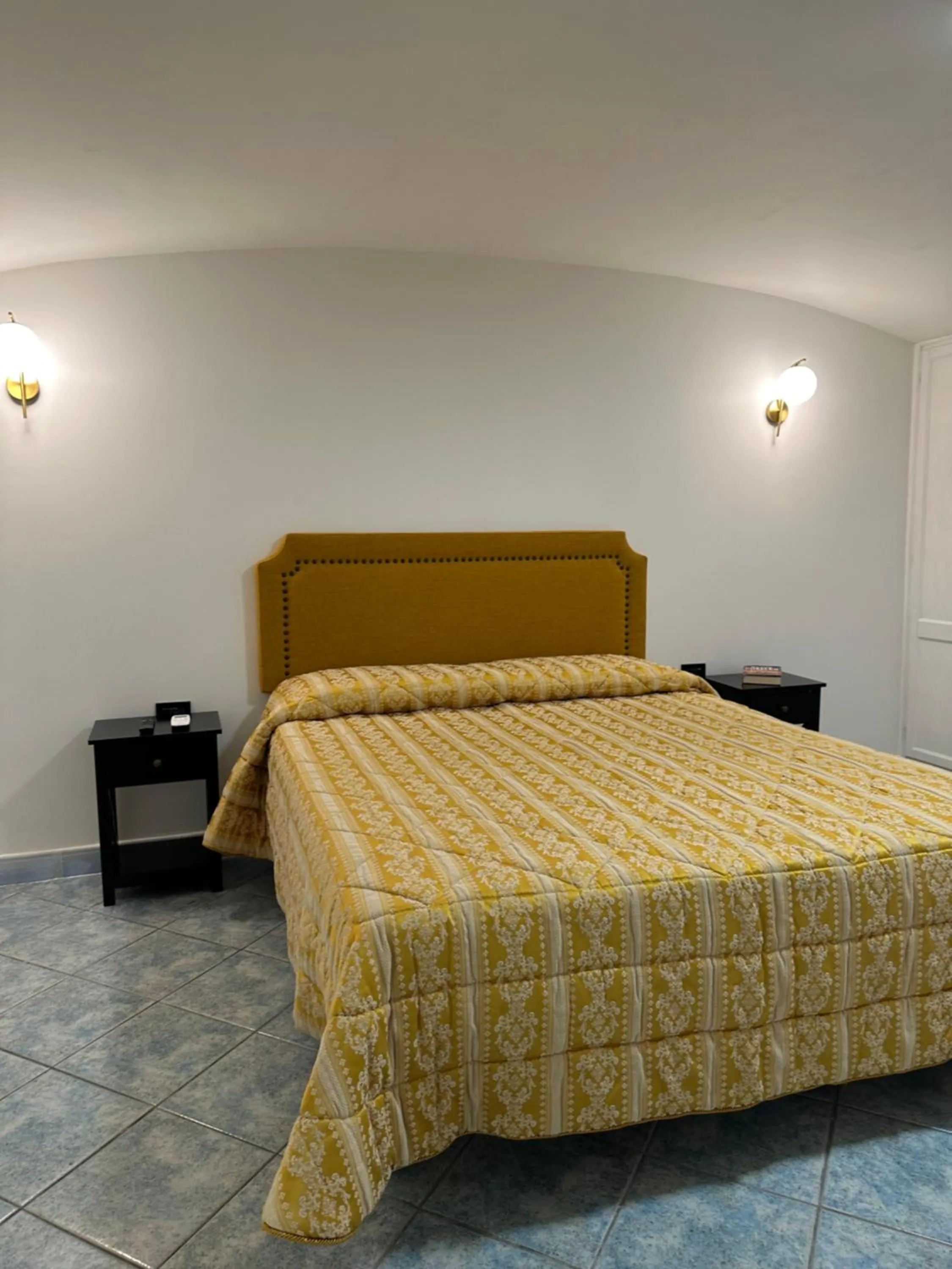 Bedroom, Bed in La Scalinata di Chiaia