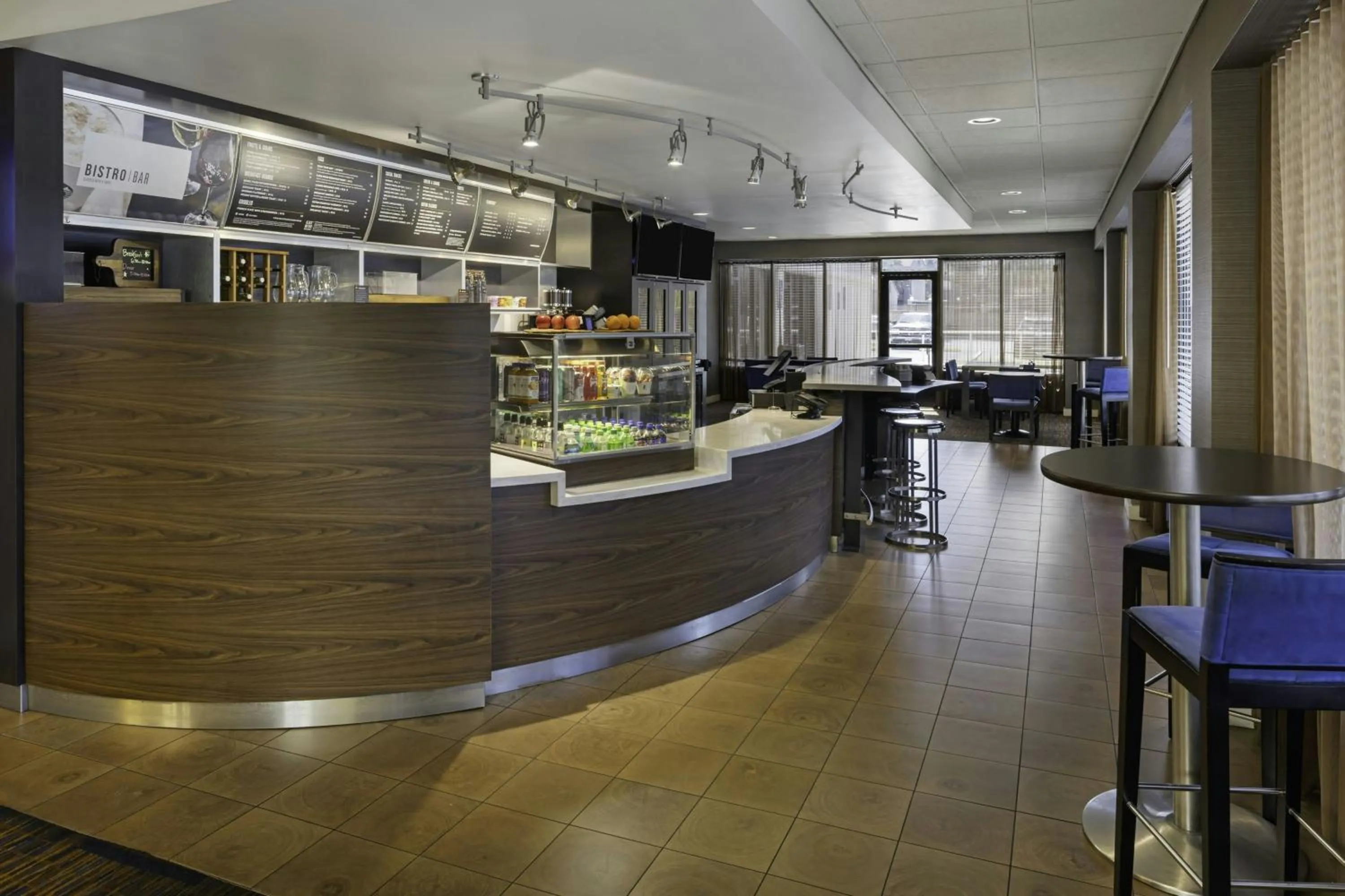 Breakfast in Courtyard by Marriott Riverside UCR/Moreno Valley Area