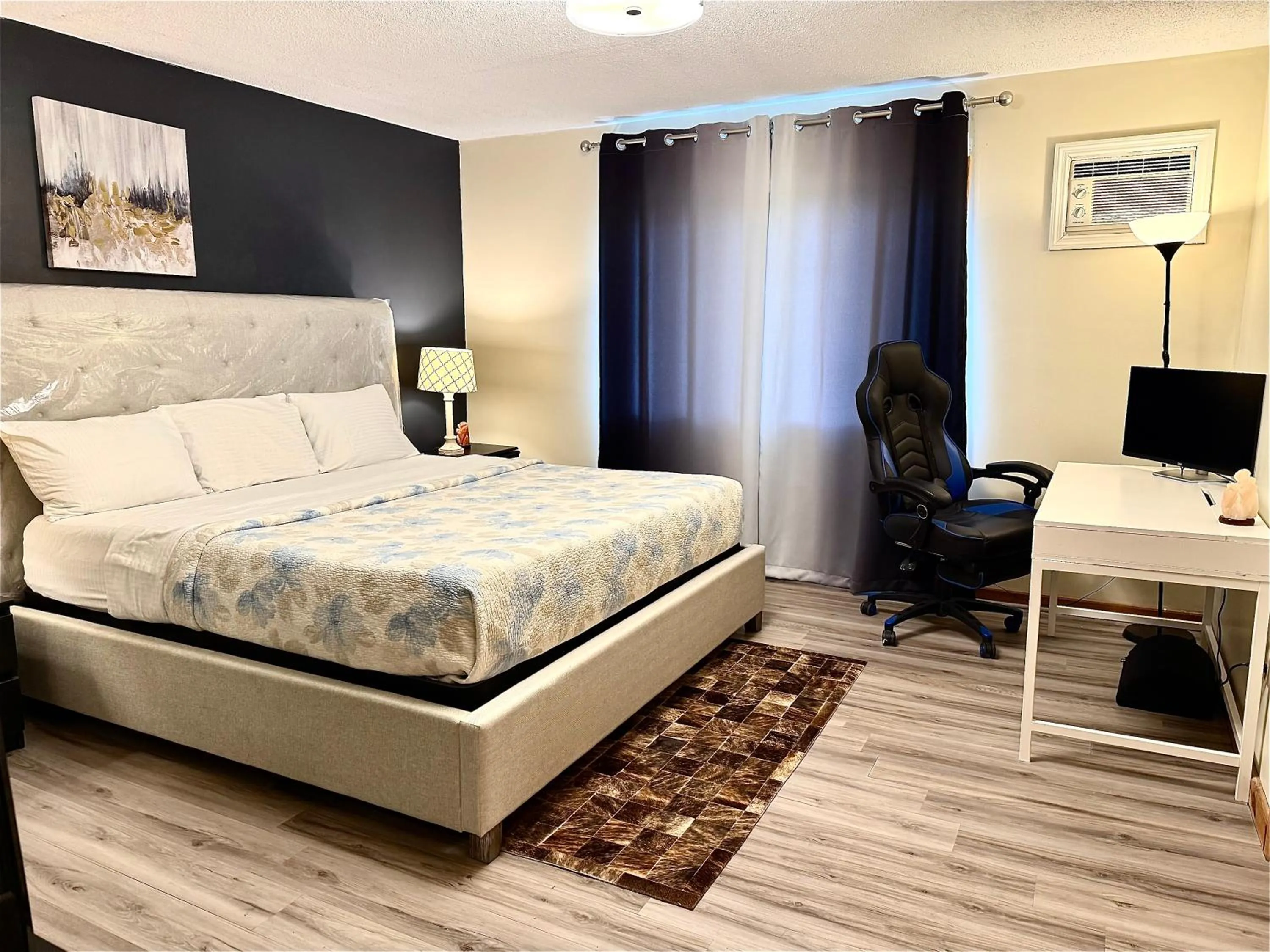 Bedroom, Bed in Skaneateles Inn on 20