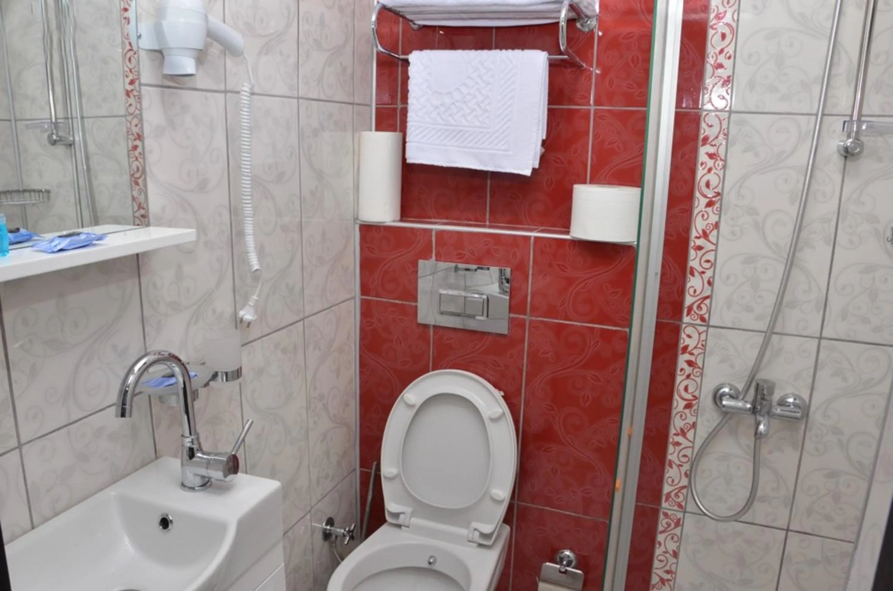 Bathroom in Ören Konak Otel