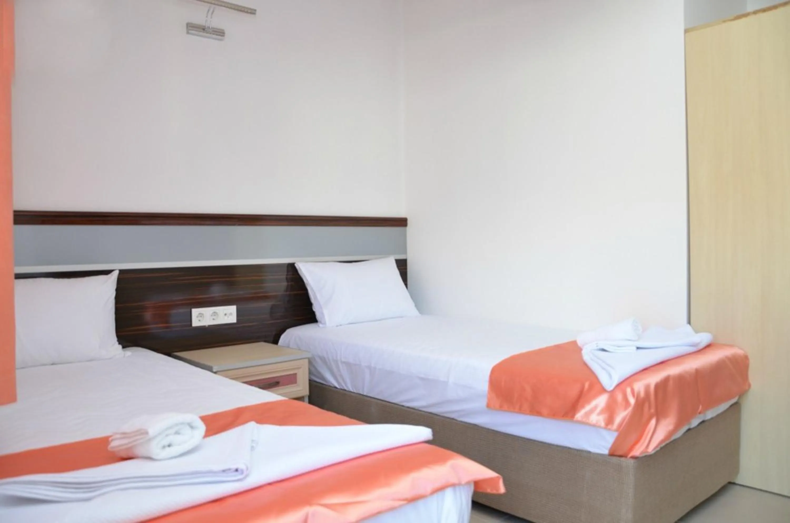 Photo of the whole room, Bed in Ören Konak Otel