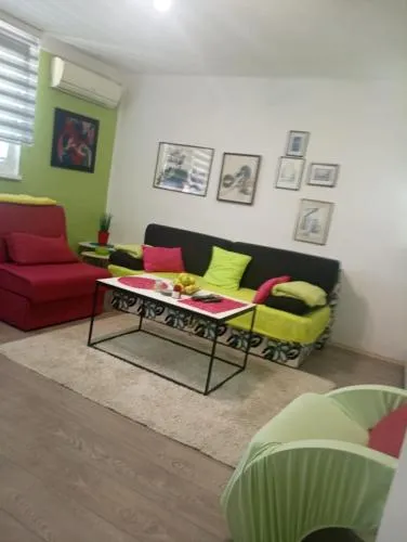 Apartment Inn free garage,public parking