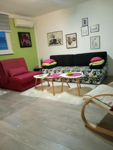 Apartment Inn free garage,public parking