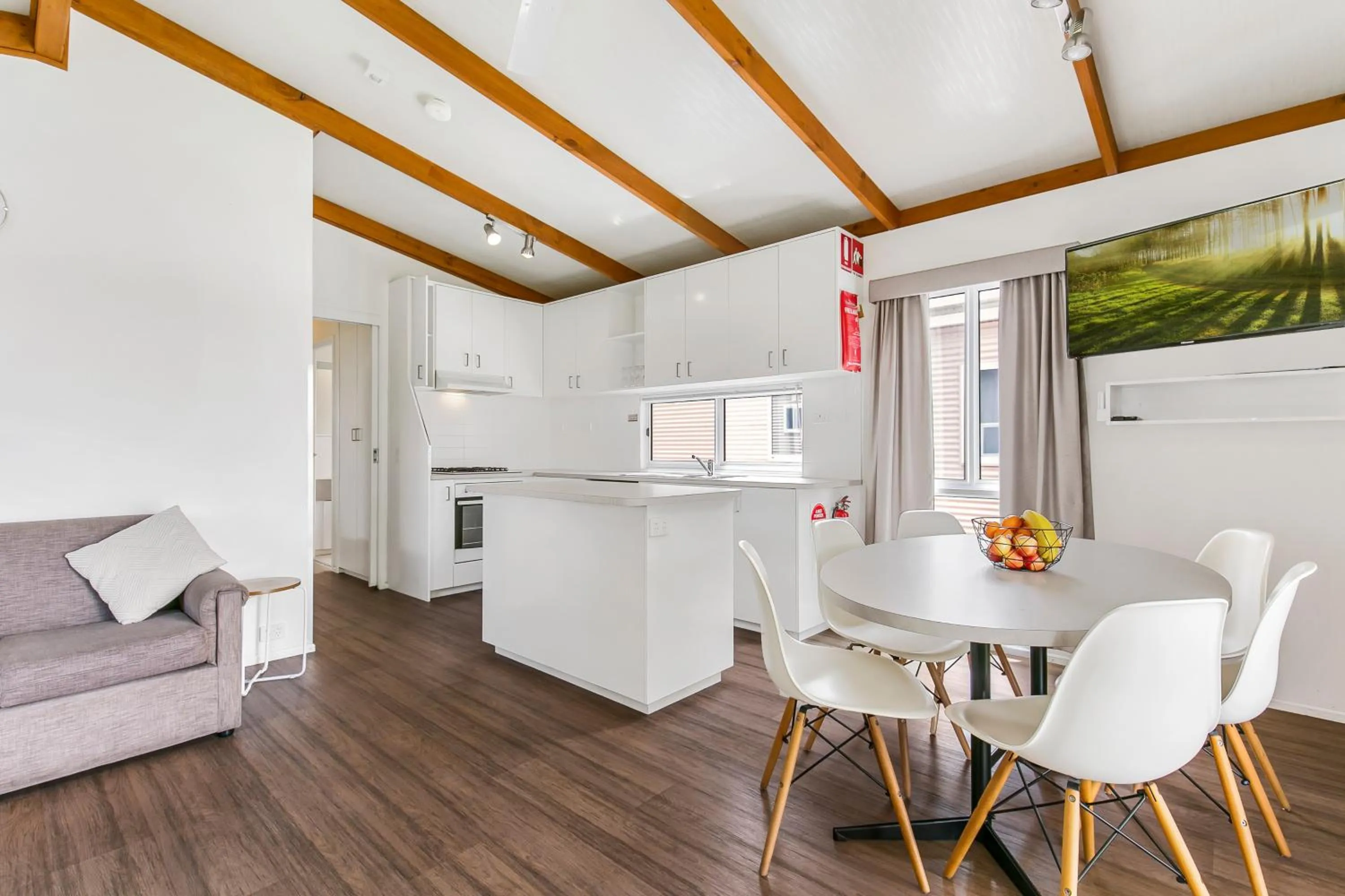 Kitchen or kitchenette in BIG4 Mannum Holiday Park