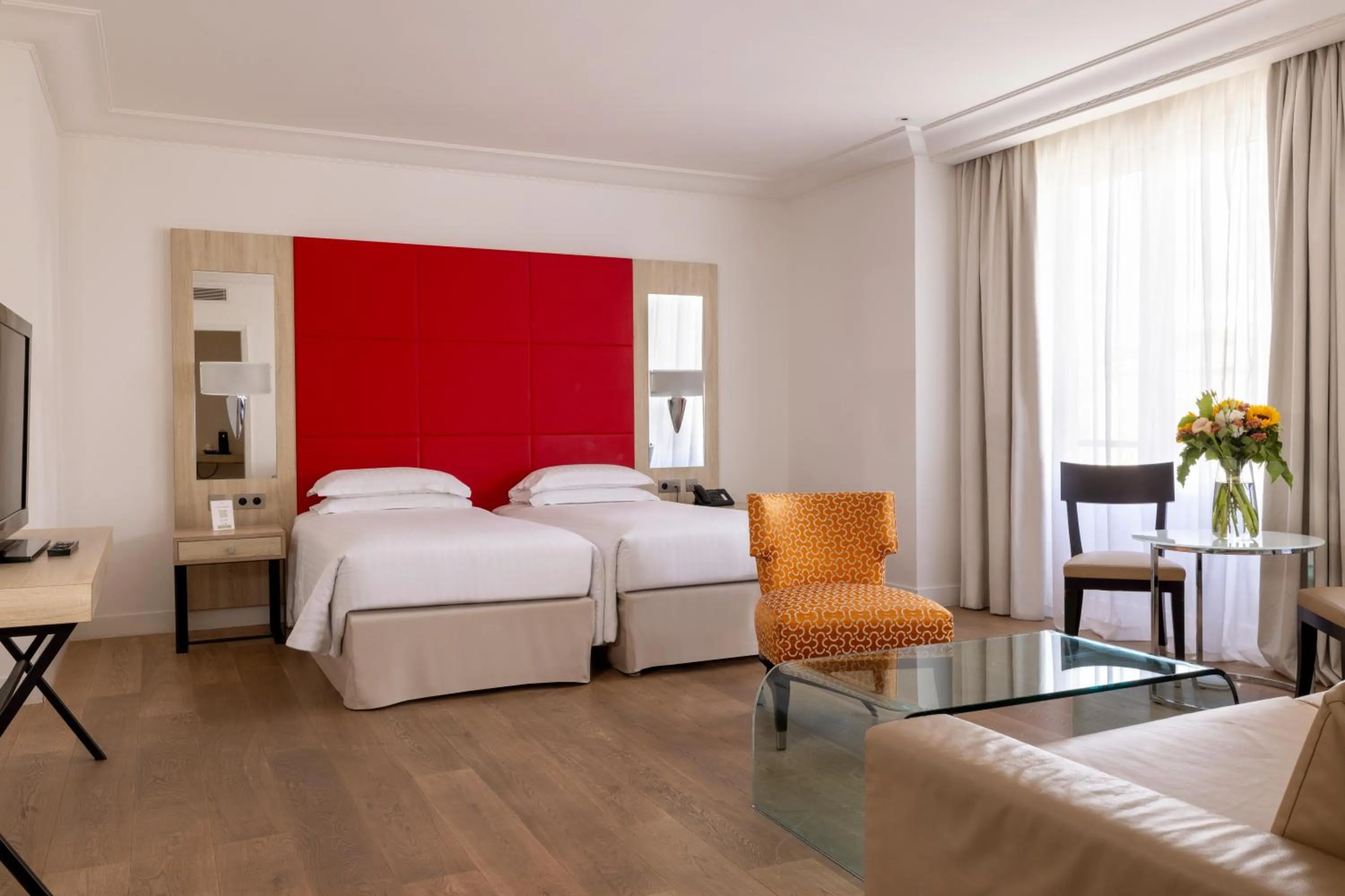 Photo of the whole room, Bed in Hôtel De Castiglione