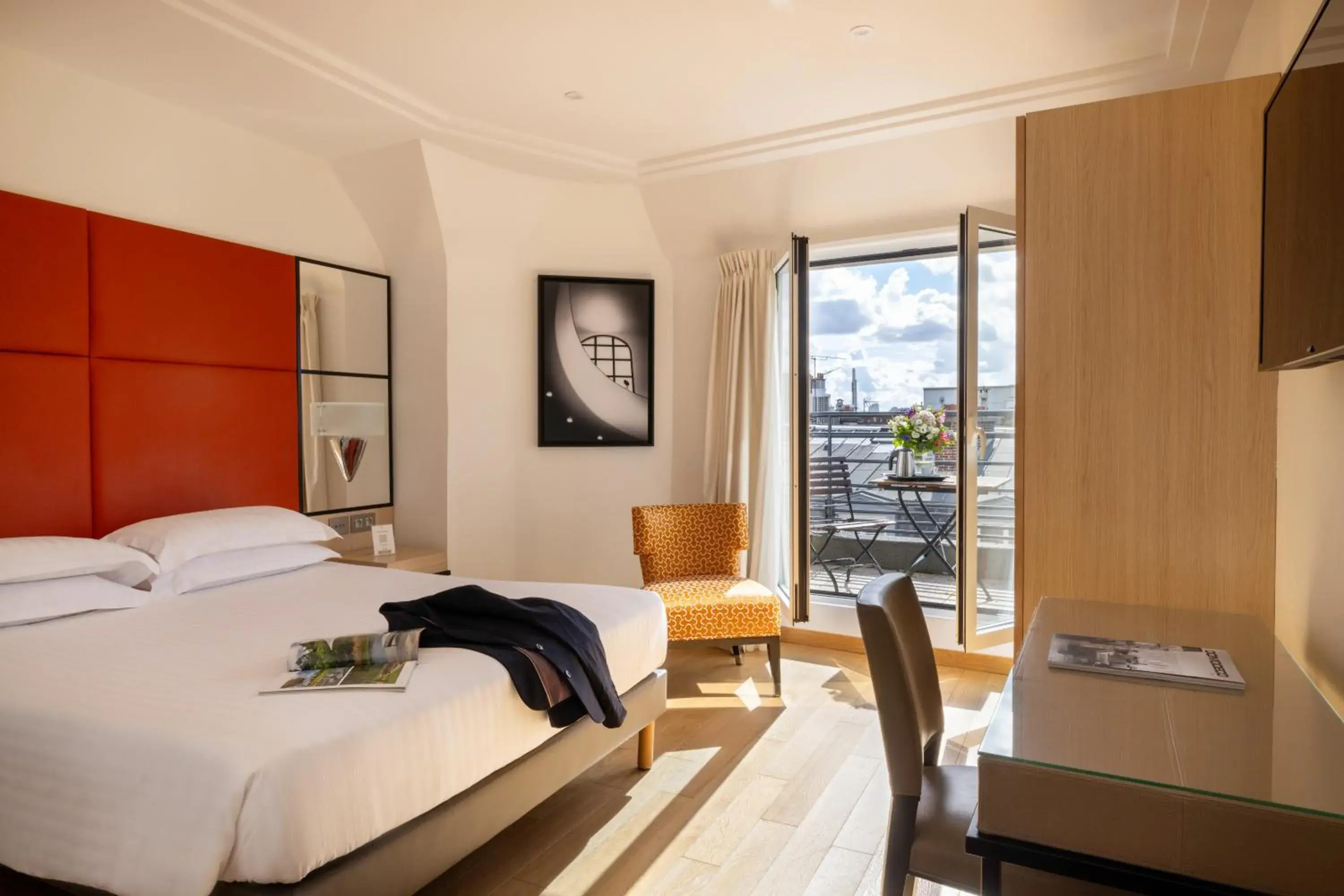 Bedroom, Bed in Hôtel De Castiglione Bedroom, Bed in Hôtel De Castiglione