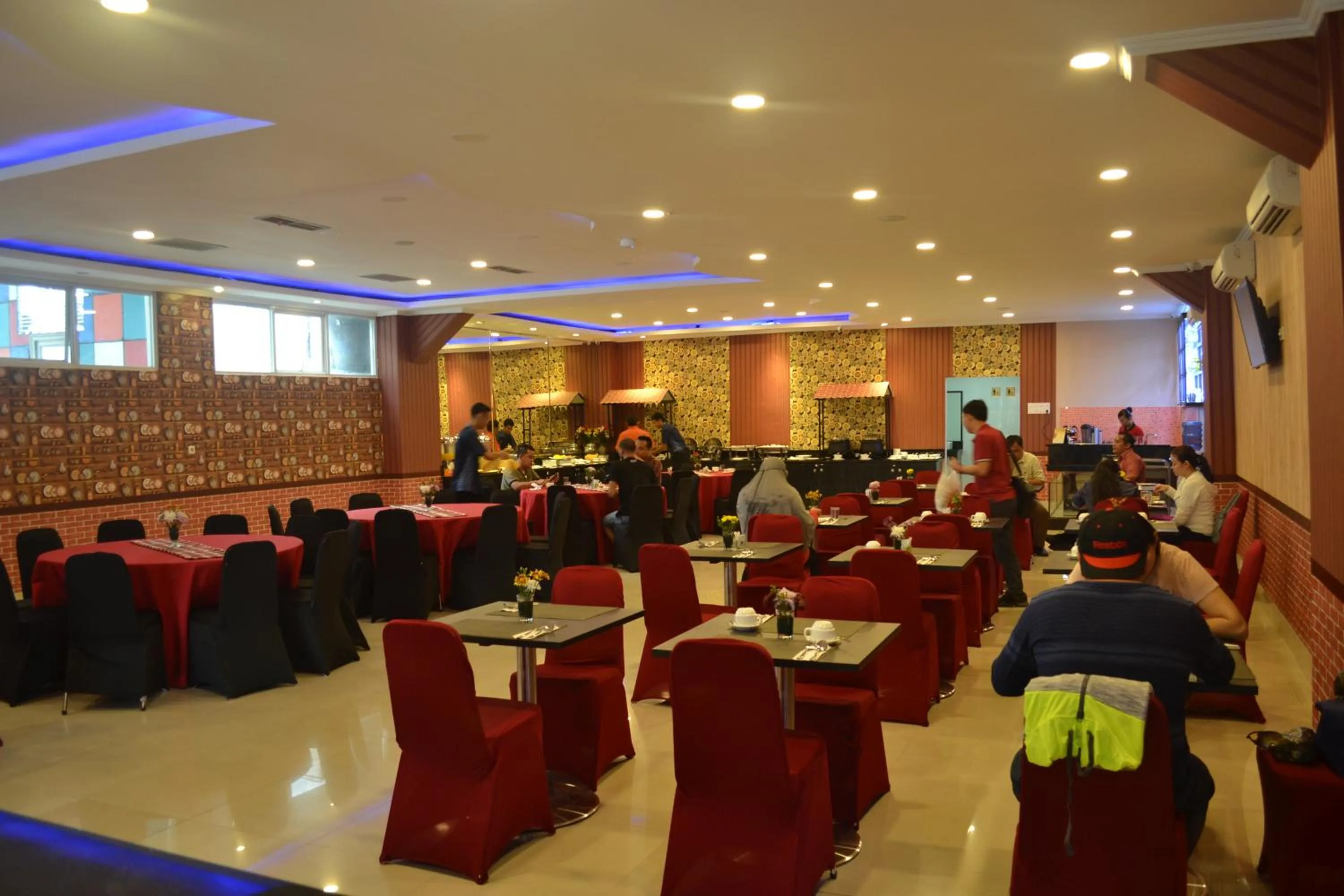 Restaurant/places to eat in Puncak Budget Hotel