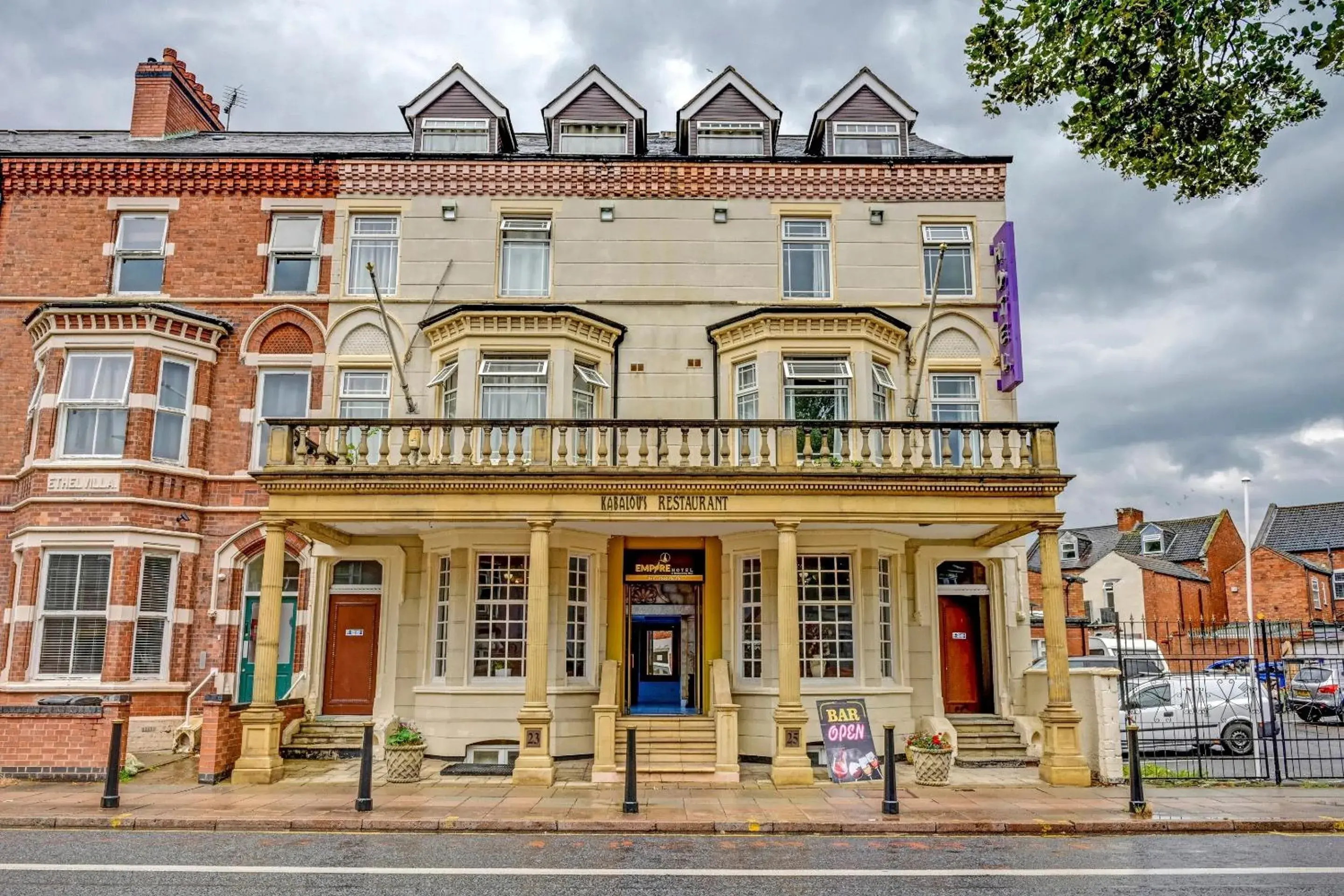 Facade/entrance in Empire Hotel Facade/entrance in Empire Hotel