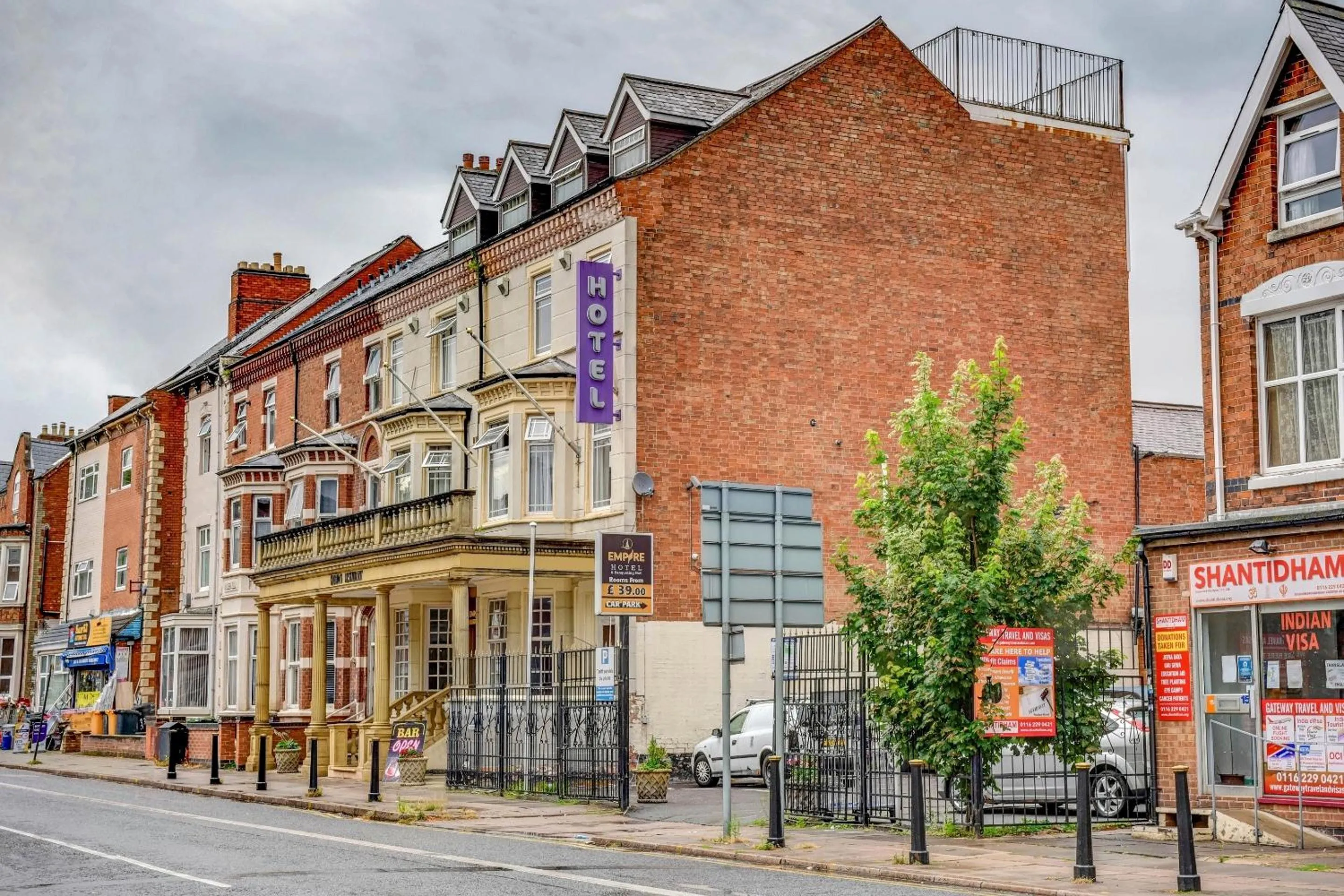 Facade/entrance in Empire Hotel