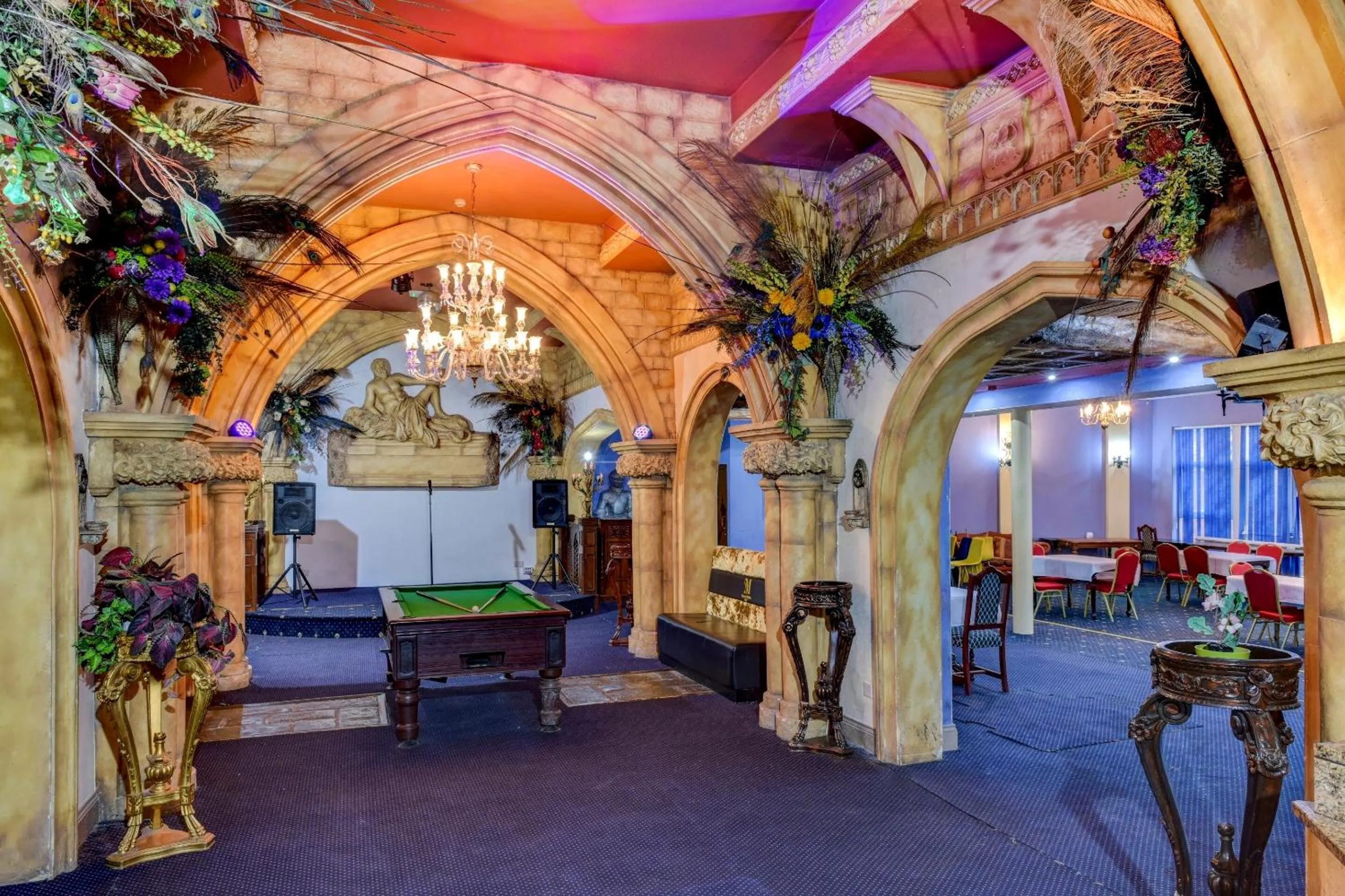 Lounge or bar in Empire Hotel