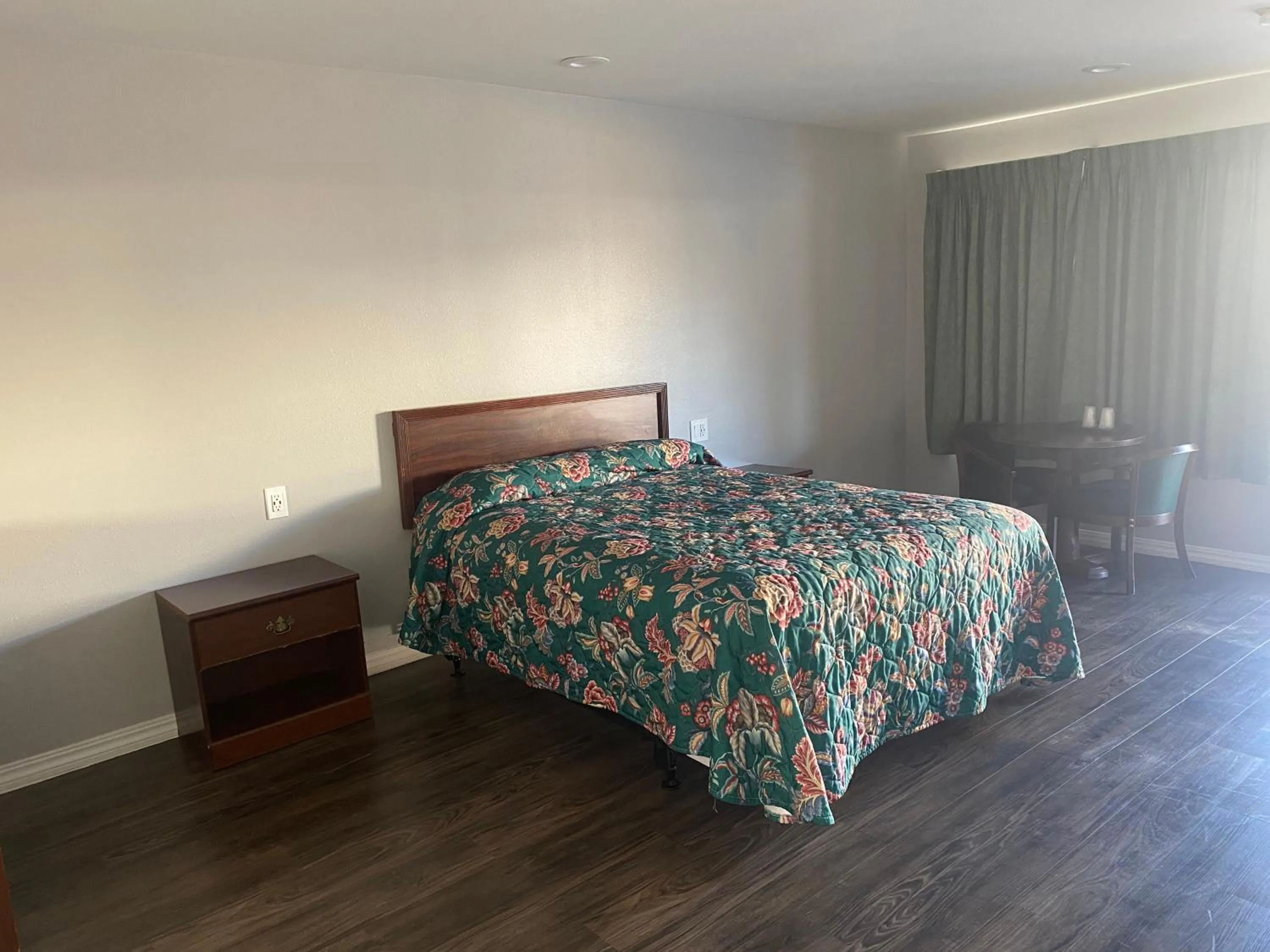 Bed in Sun Valley Inn