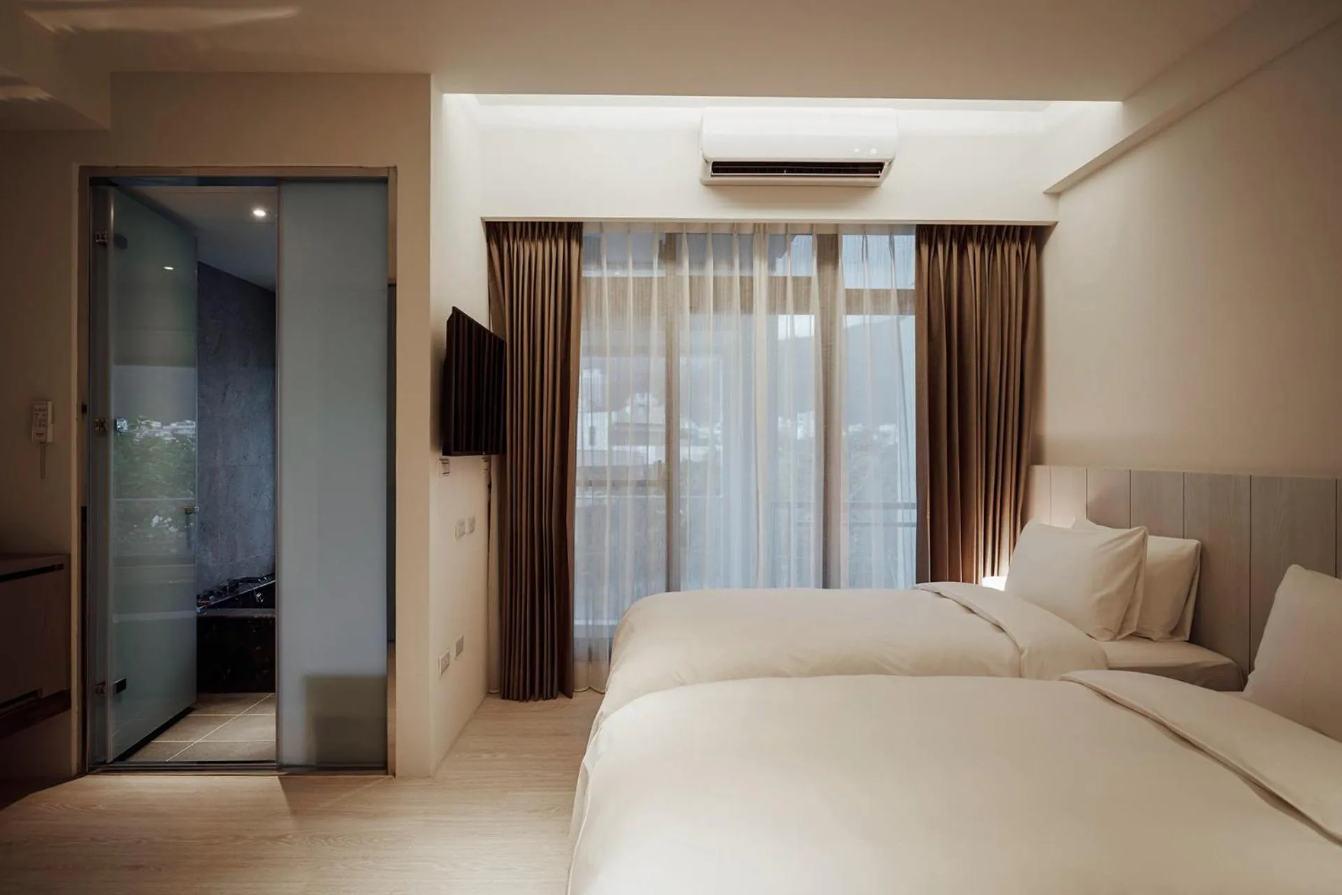 Photo of the whole room, Bed in Onsense Villa