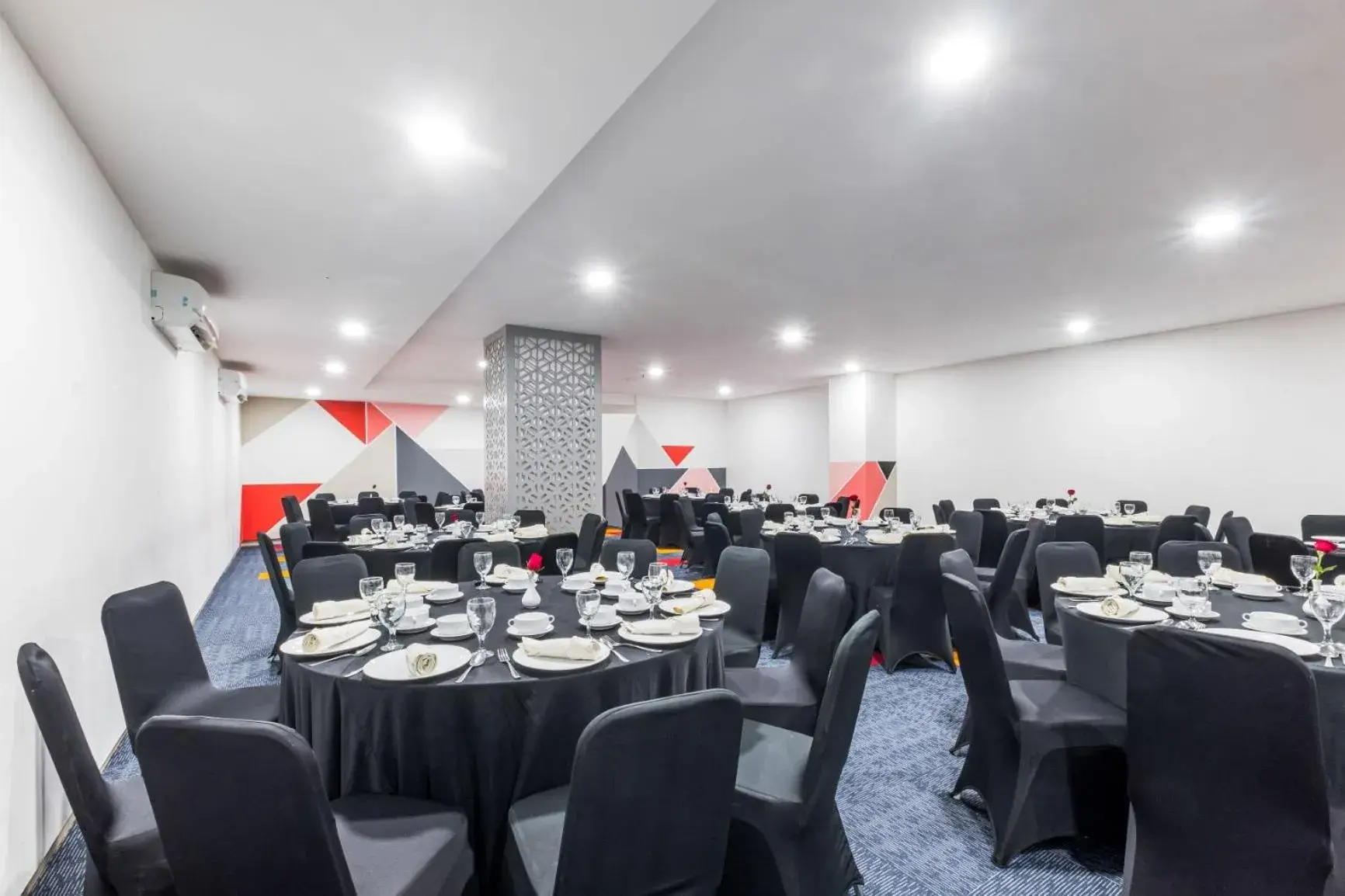 Banquet/Function facilities, Banquet Facilities in Royal Bay Hotel Makassar