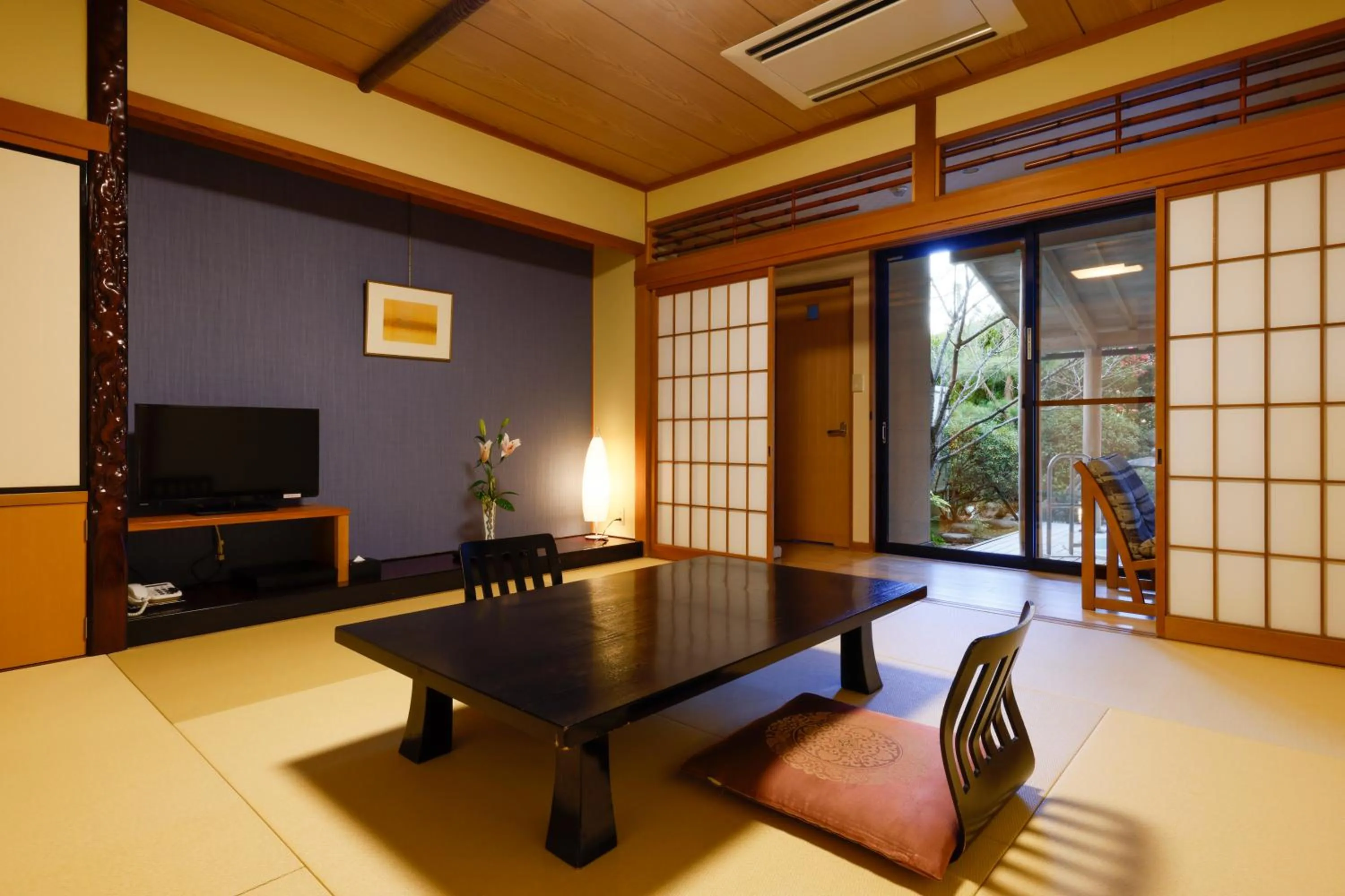 Photo of the whole room in Kaikatei Hanagozen