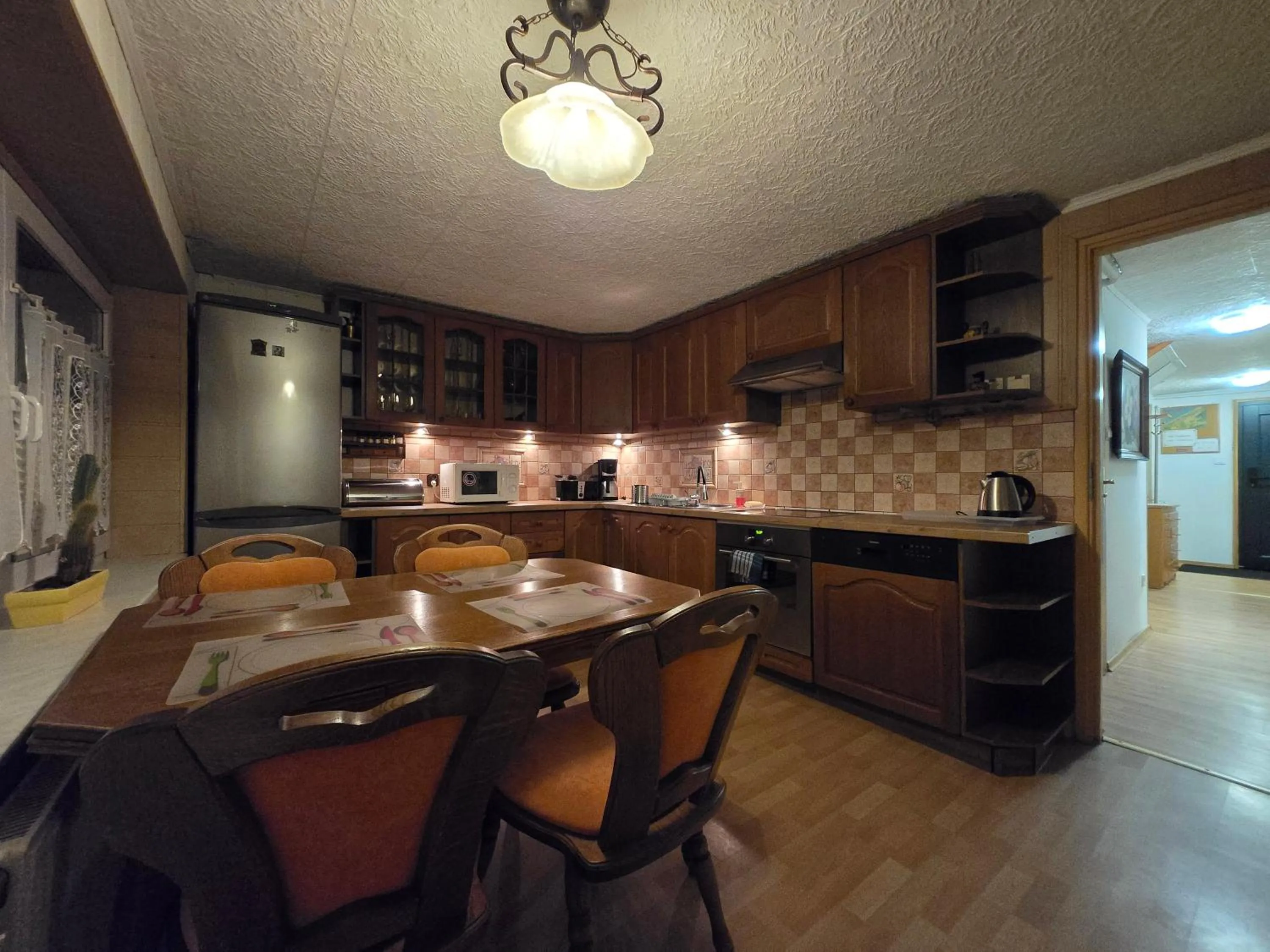 Kitchen or kitchenette in Willa Sarenka