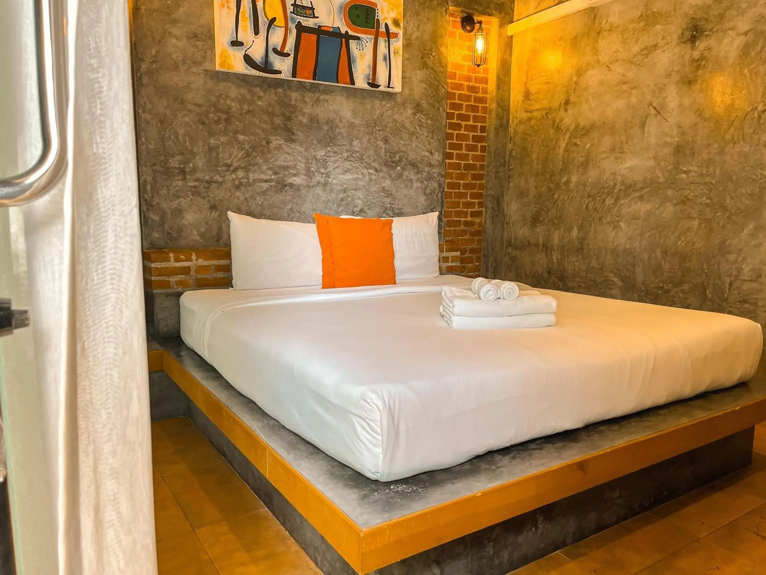 Bed in BaanMee Phuket near Chalong Pier Bed in BaanMee Phuket near Chalong Pier